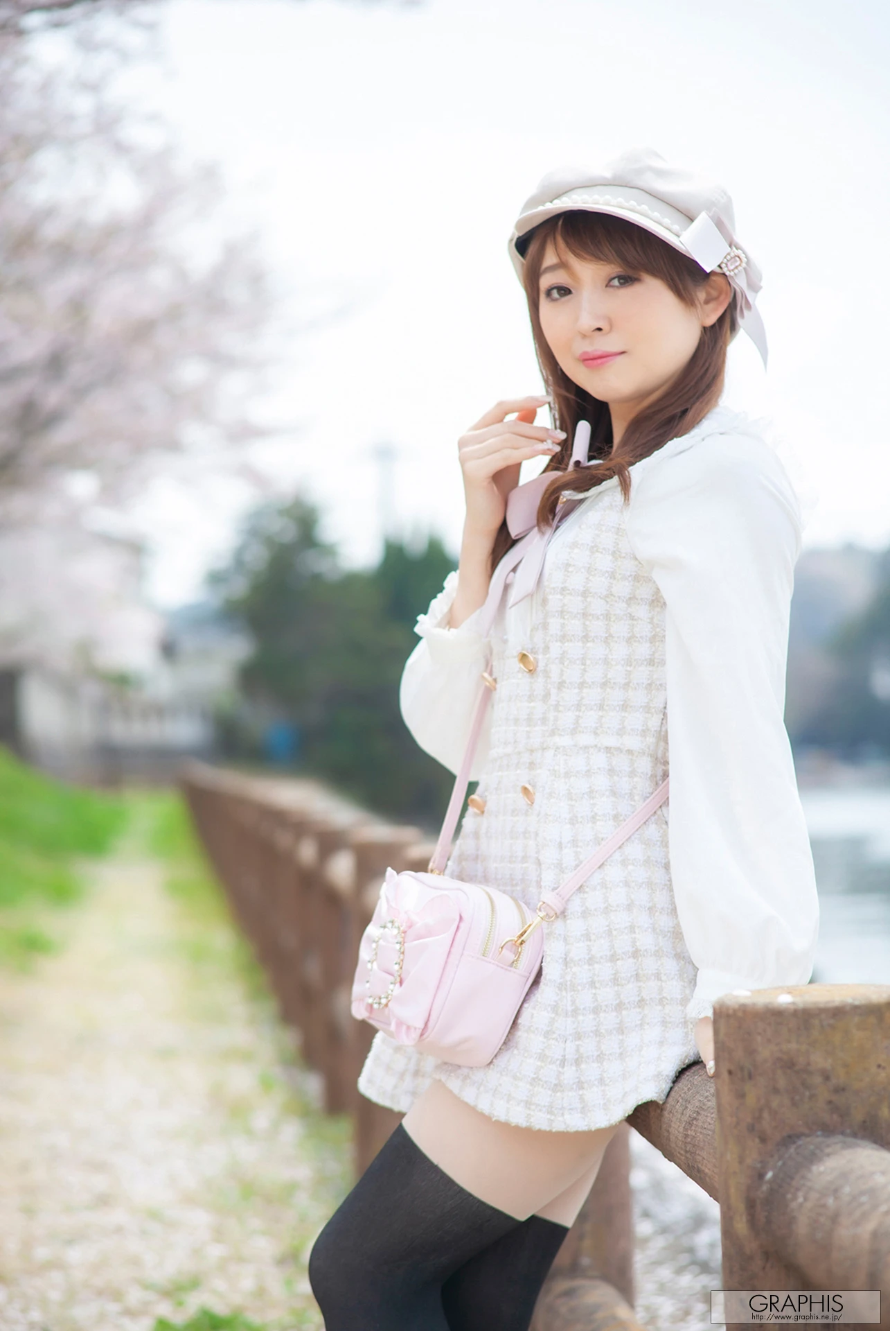 Alice Shiina 椎菜アリス, Graphis Spring Special 「Love me do!」 Vol.03