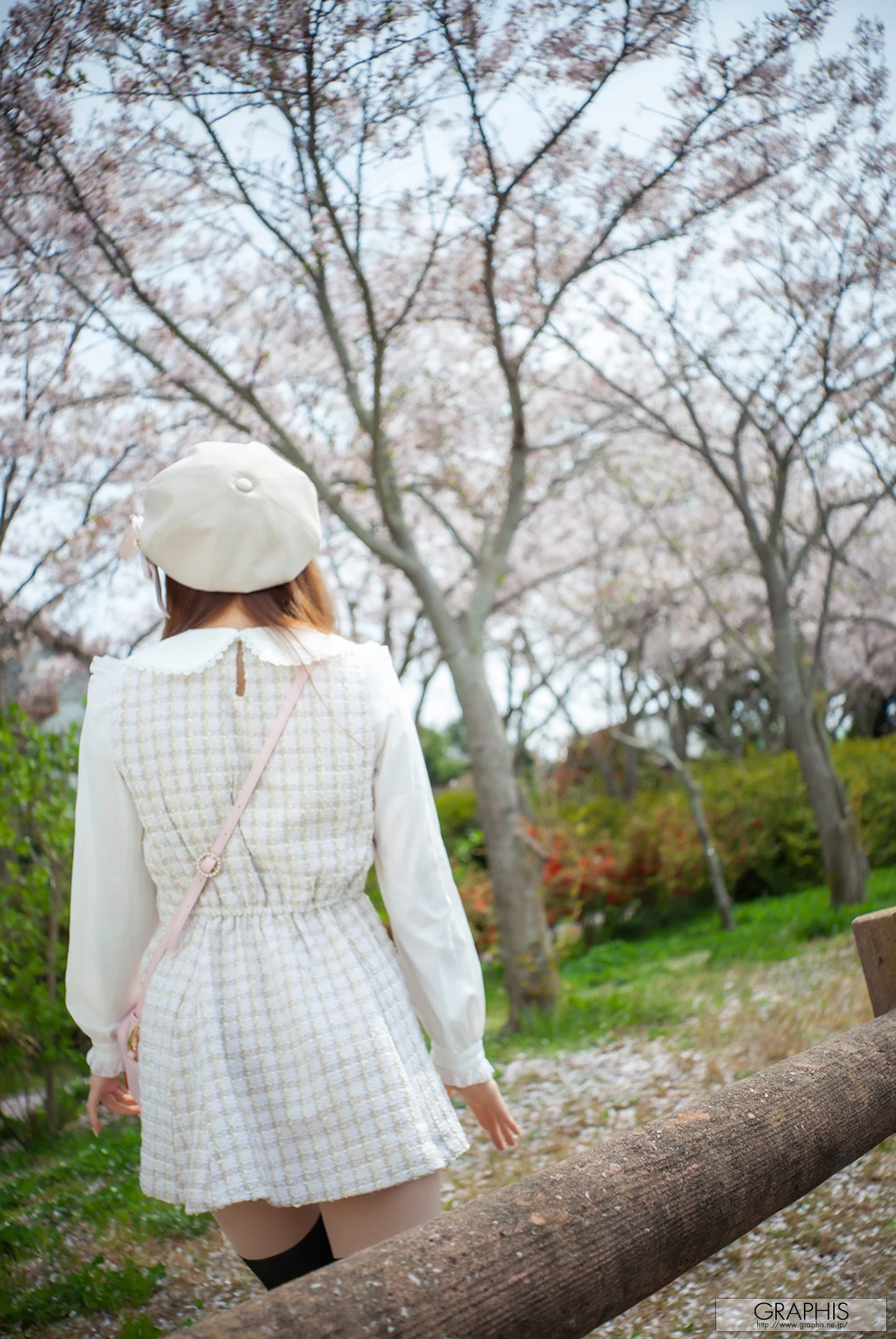 Alice Shiina 椎菜アリス, Graphis Spring Special 「Love me do!」 Vol.03