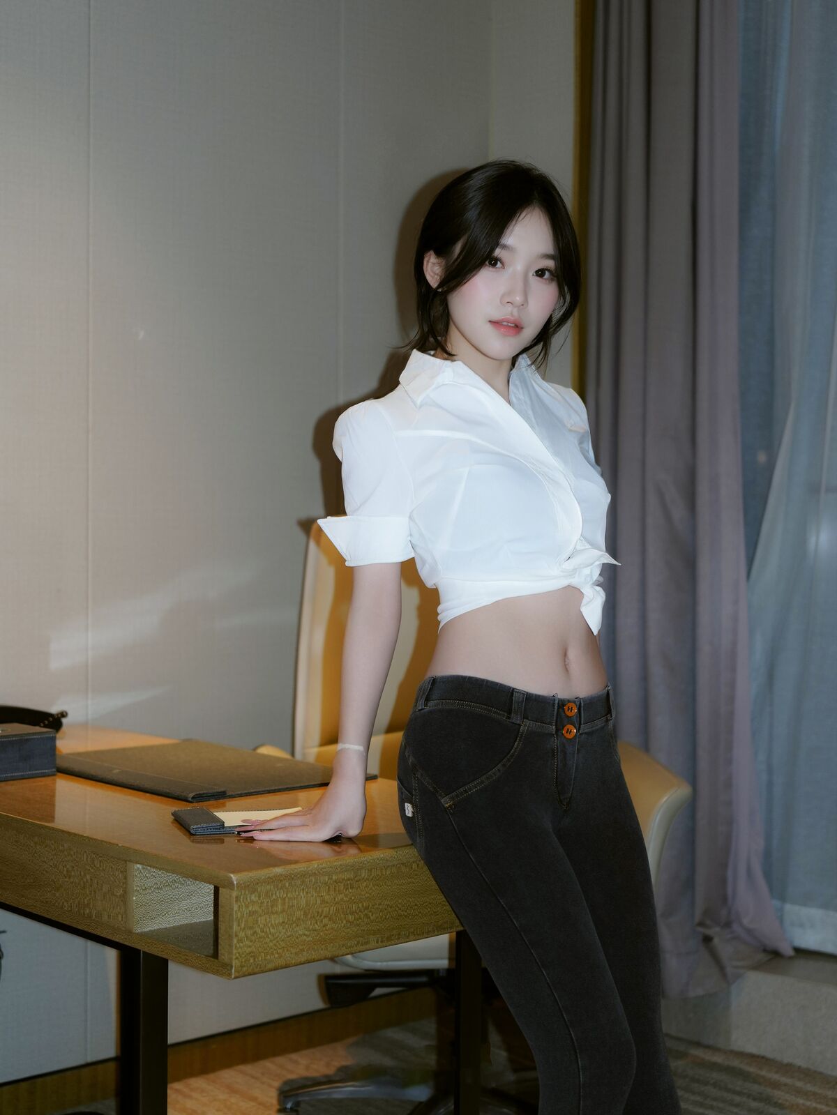 XiuRen秀人网 Uncensored Zhi Zhi 汁汁 - R18 秀人网模特 实习期女秘书