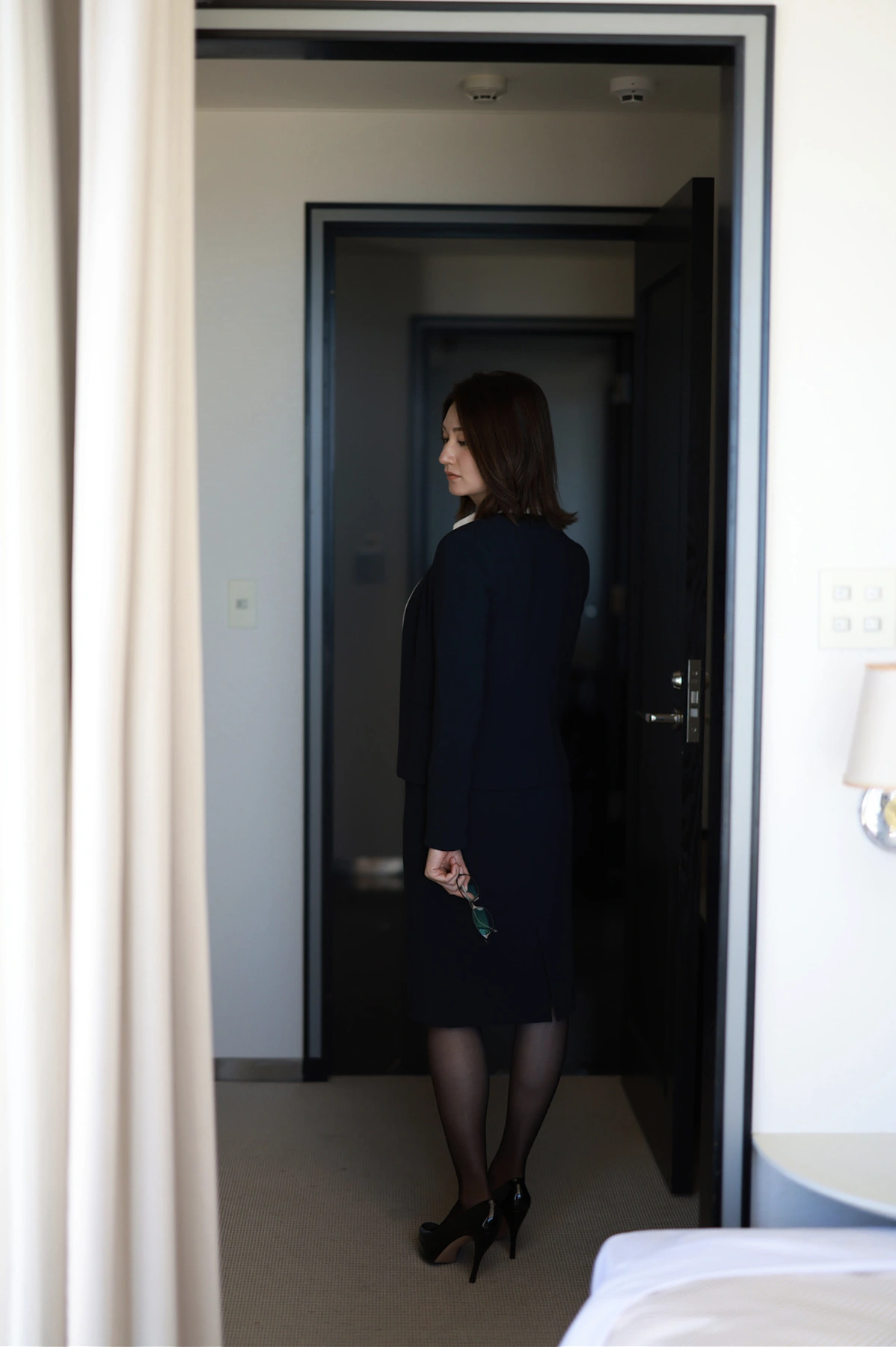 Rei Kimura 木村玲衣, 写真集 『眼鏡の奥の魔性』 Set.01