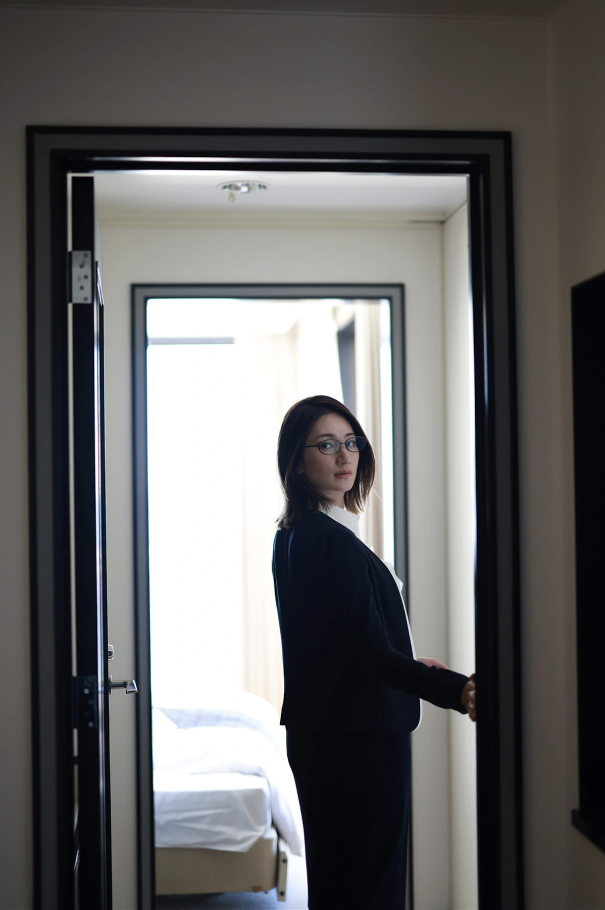 Rei Kimura 木村玲衣, 写真集 『眼鏡の奥の魔性』 Set.01