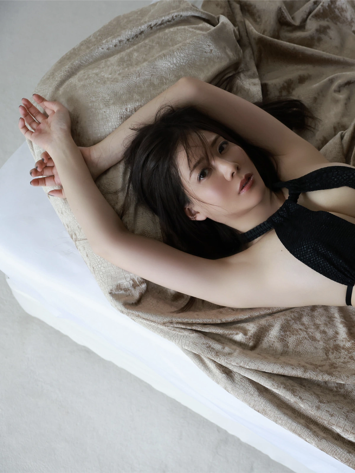 Mari Takamiya 高宮まり, 週刊ポストデジタル写真集 「恋する胸の高まり」 Set.01