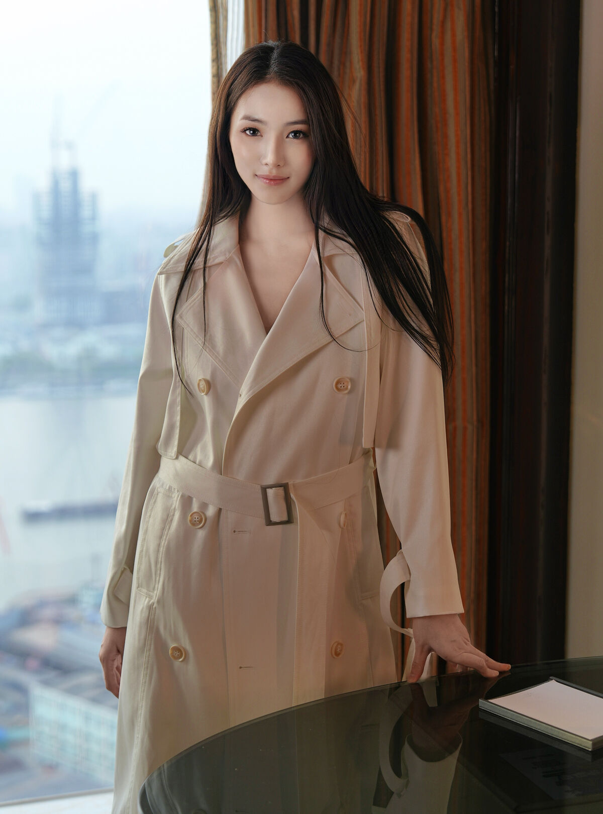 XiuRen秀人网 Uncensored Ya Xuan ELVA 娅轩ELVA - R18 秀人网模特 风衣下的红色诱惑