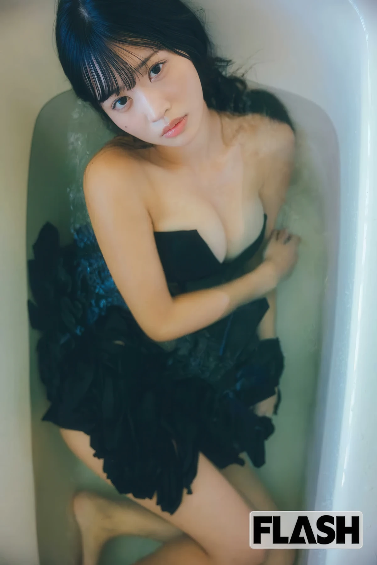Miyuka Minami 南みゆか, FLASH 2025.12.23 (フラッシュ 2025年12月23日号)