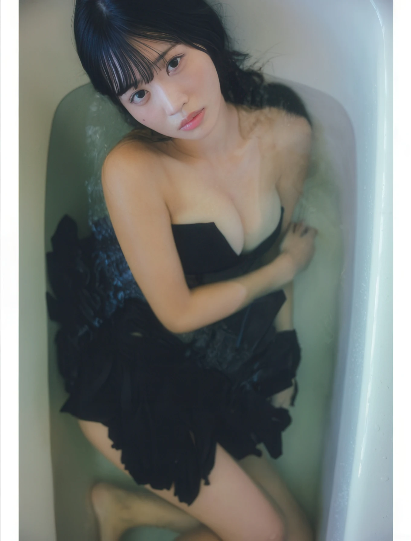 Miyuka Minami 南みゆか, FLASH 2025.12.23 (フラッシュ 2025年12月23日号)