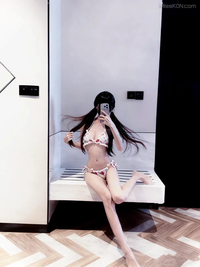 roo8888s(妮子)_ 抖音超美反差博主 颜值和身材确实顶