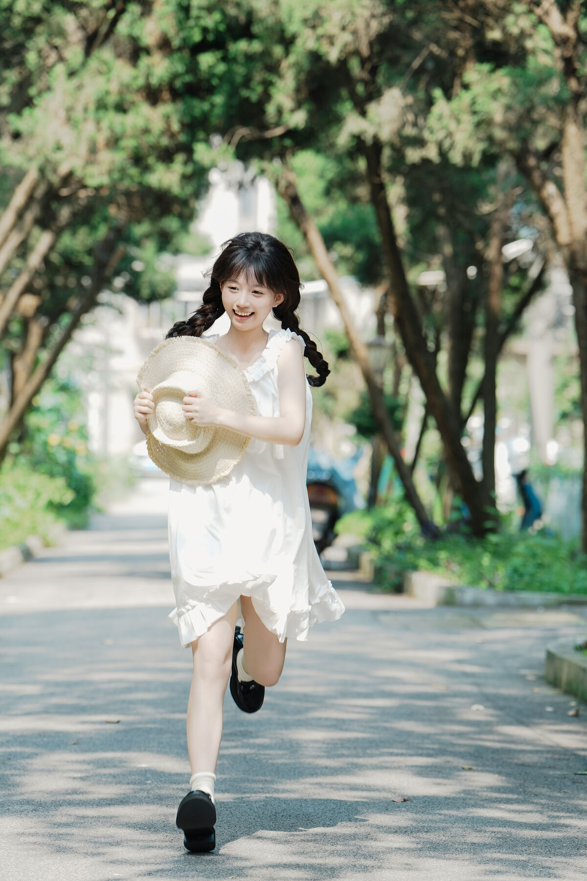 YiTuYu艺图语 Vol.8726 Qi E Luo Bo Guai