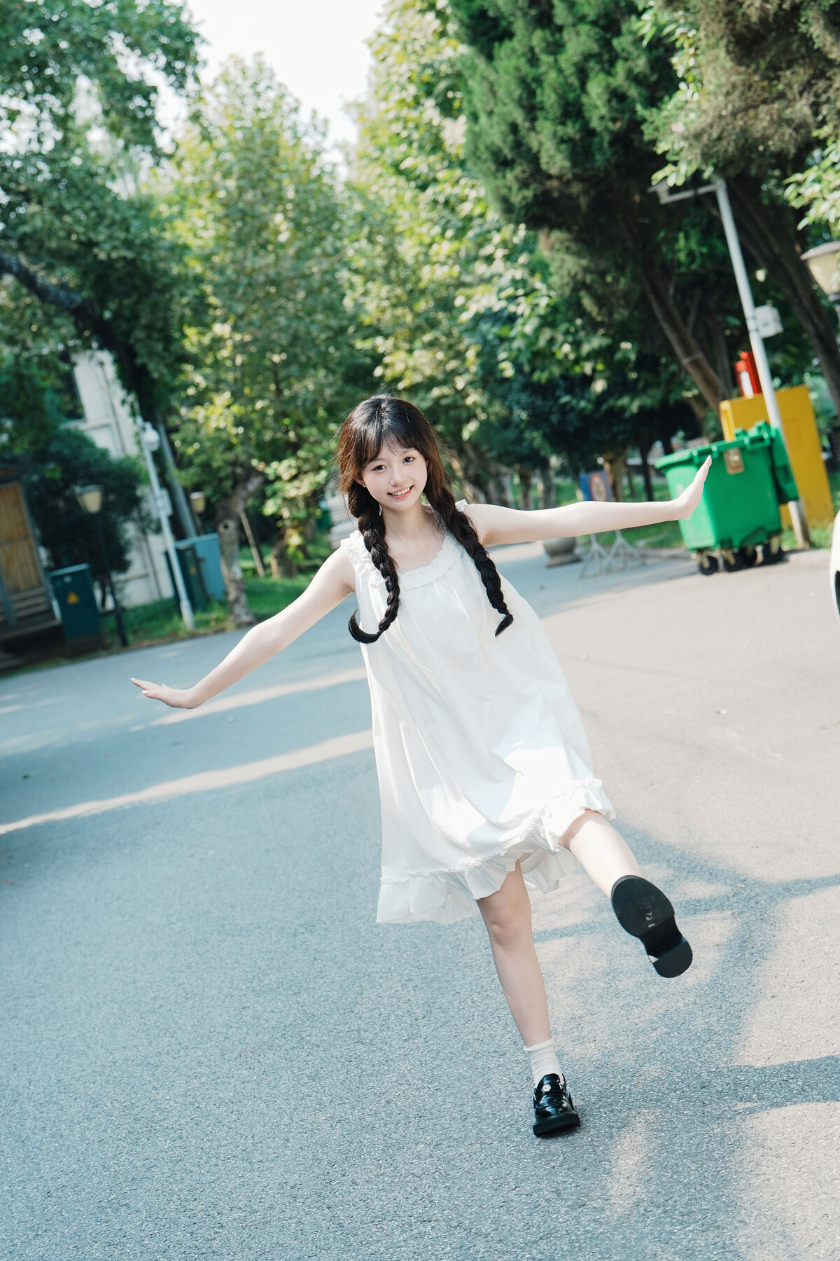 YiTuYu艺图语 Vol.8726 Qi E Luo Bo Guai