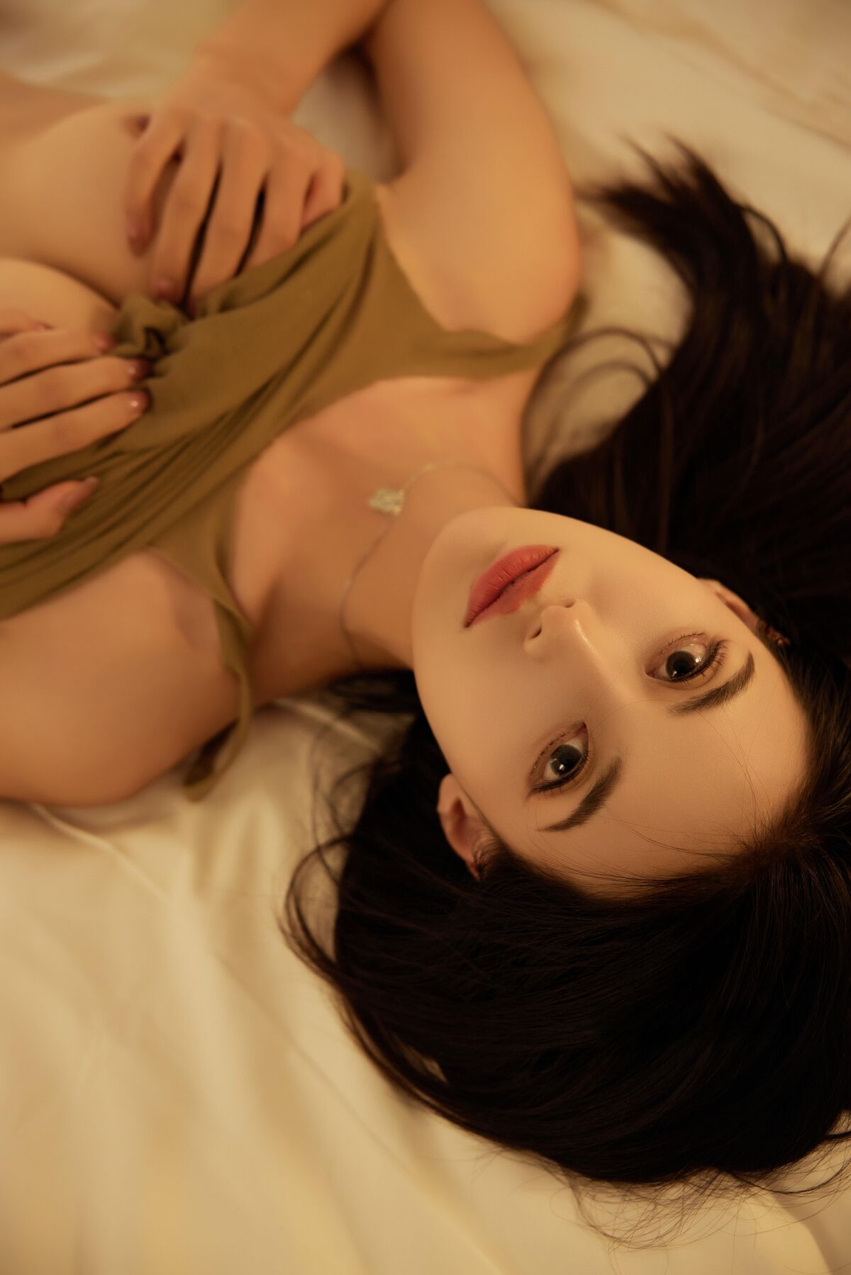 XiuRen秀人网 Uncensored lingyu69 - R18 秀人网模特 居家紧身裙下的秘密