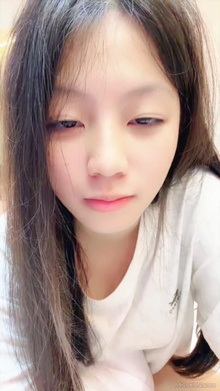 你的小月月_ 纯欲天花板 完美白嫩身姿