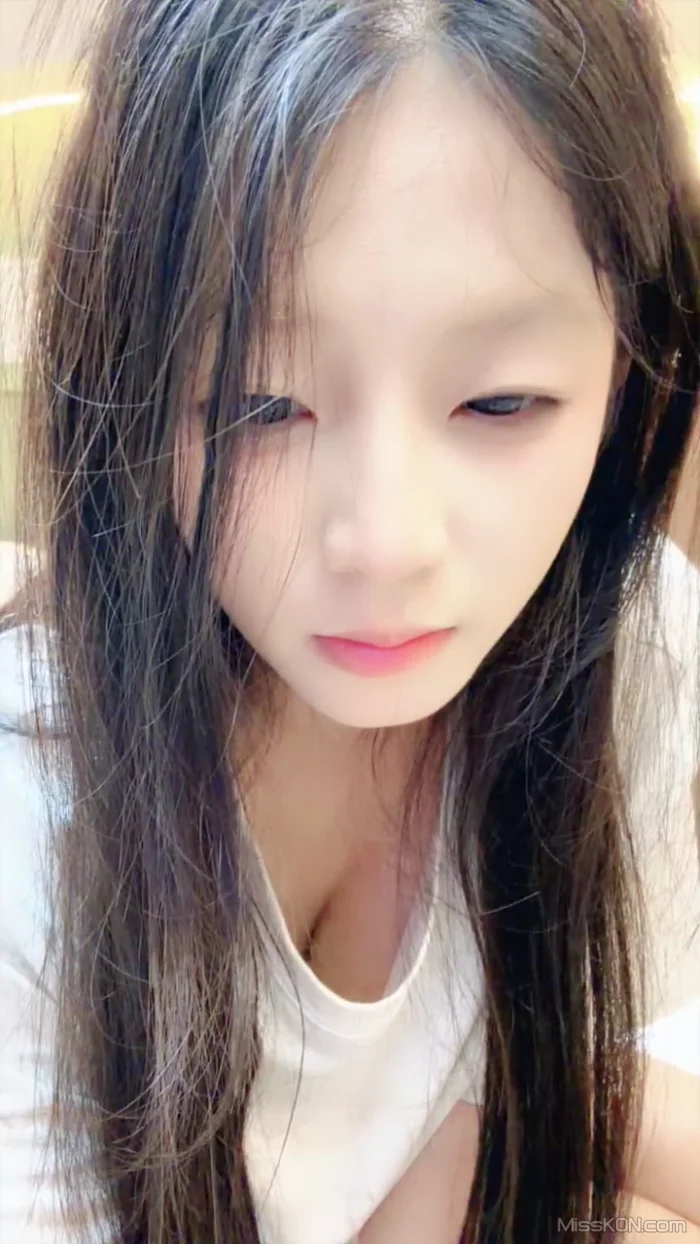 你的小月月_ 纯欲天花板 完美白嫩身姿