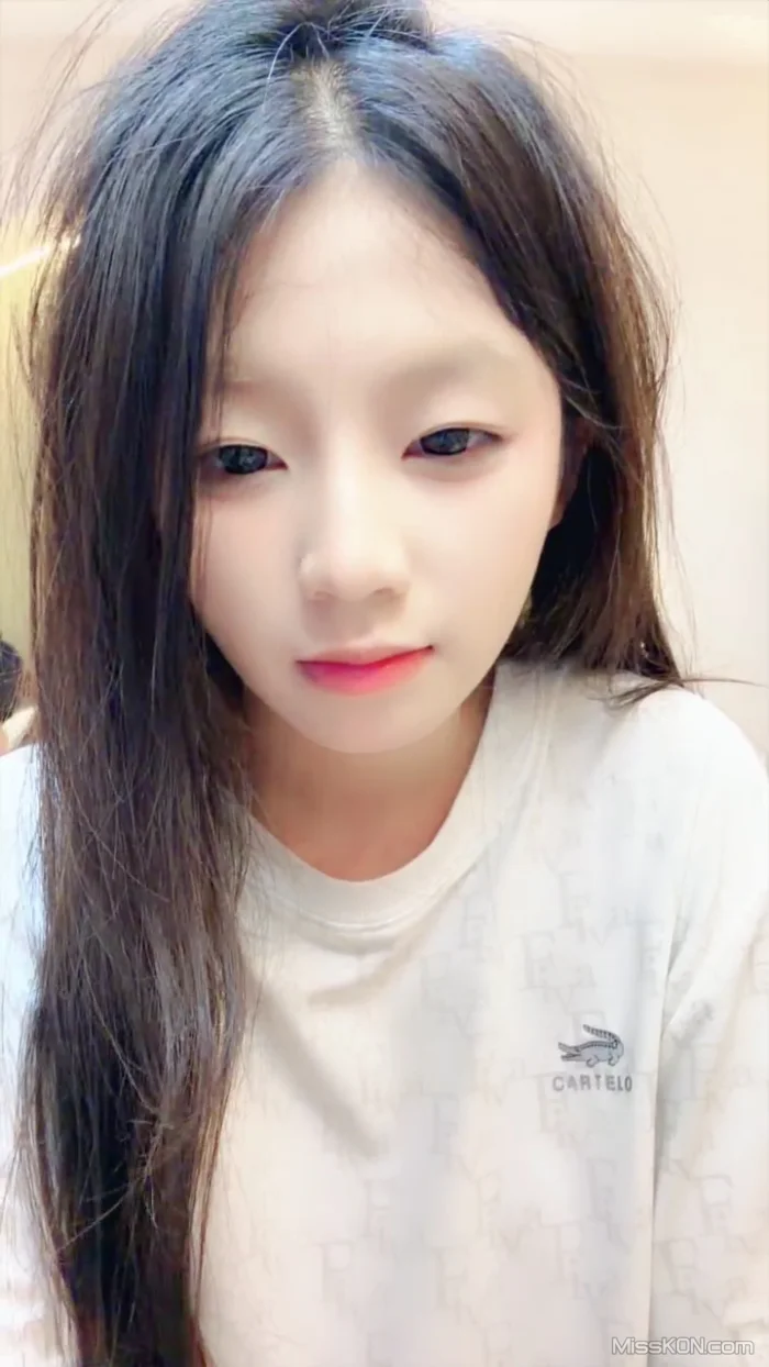 你的小月月_ 纯欲天花板 完美白嫩身姿
