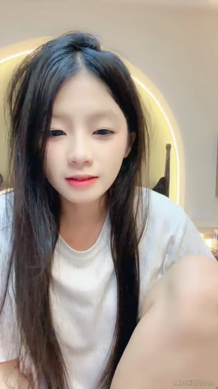 你的小月月_ 纯欲天花板 完美白嫩身姿