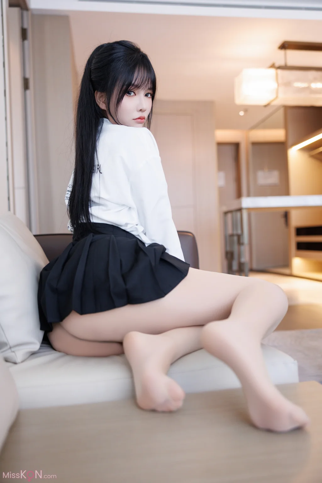 [内购无水印] Na Bi (娜比)_ 秀人网模特 学生装