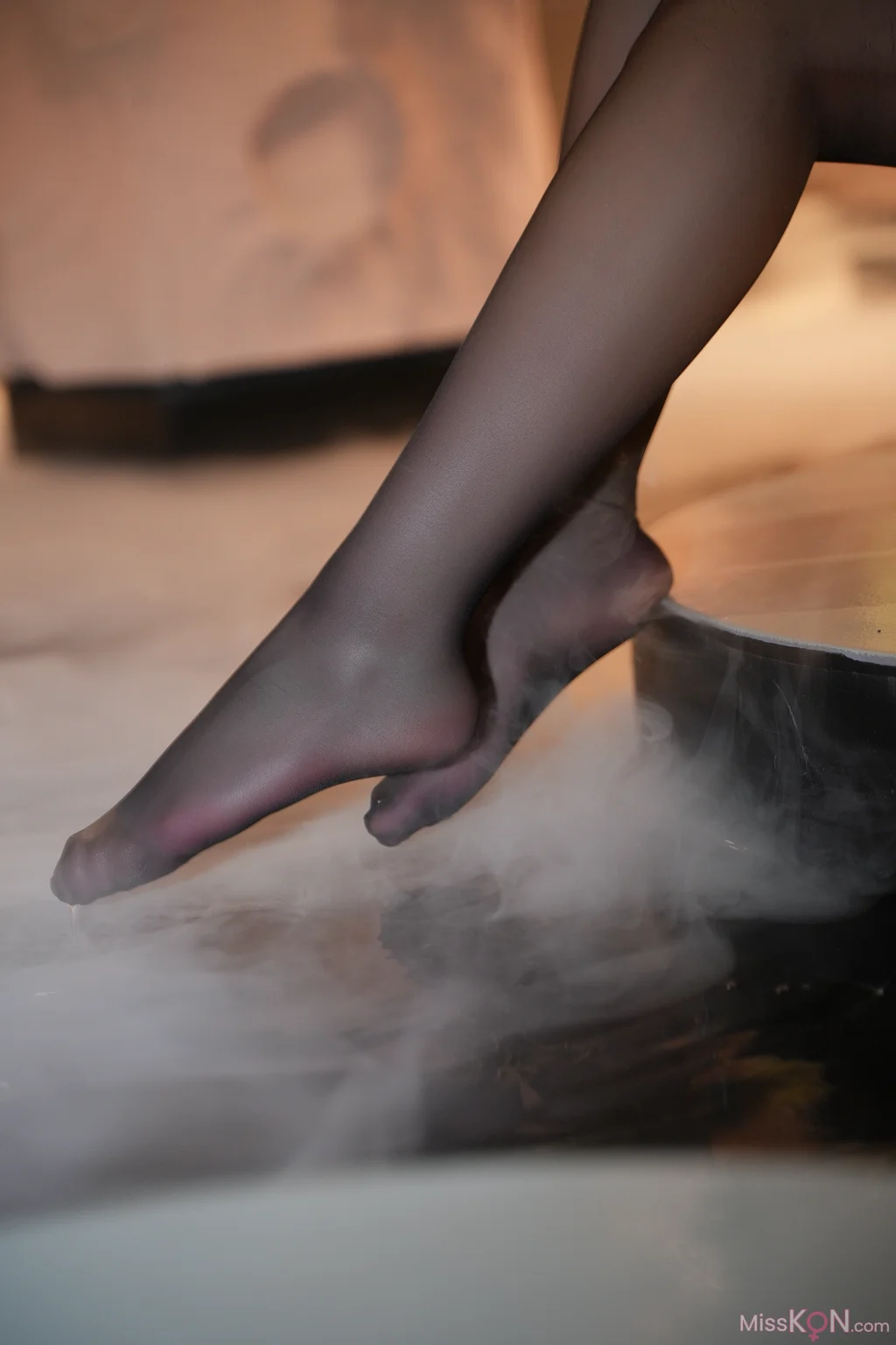 [内购无水印] Zhou Yan Xi (周妍希)_ 秀人网模特 浴袍现场