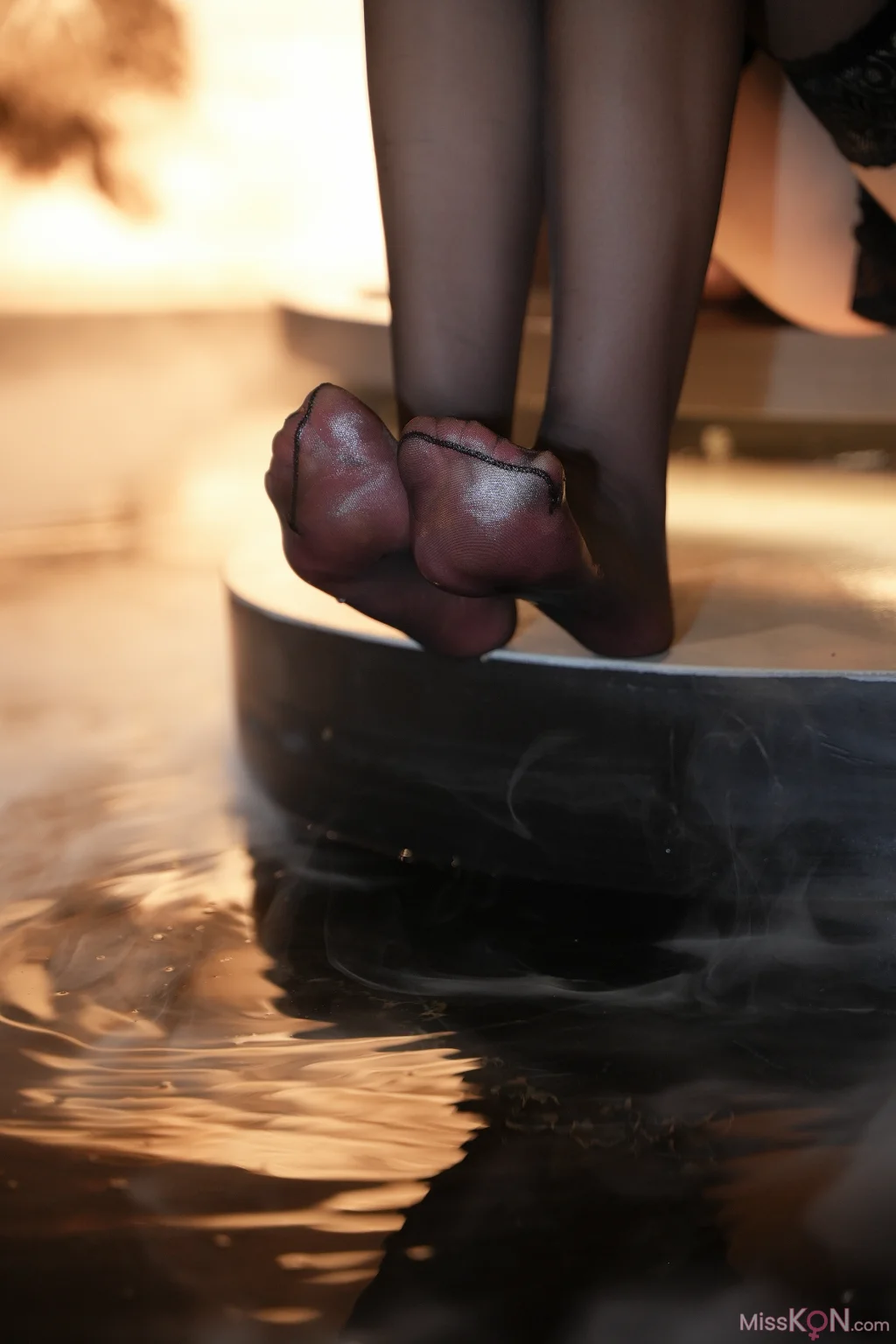 [内购无水印] Zhou Yan Xi (周妍希)_ 秀人网模特 浴袍现场