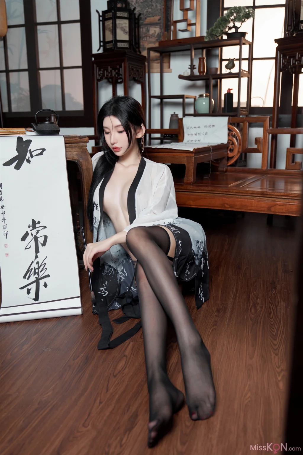 [内购无水印] Zhou Yuxi (周于希)_ 秀人网模特 铃铛血滴子