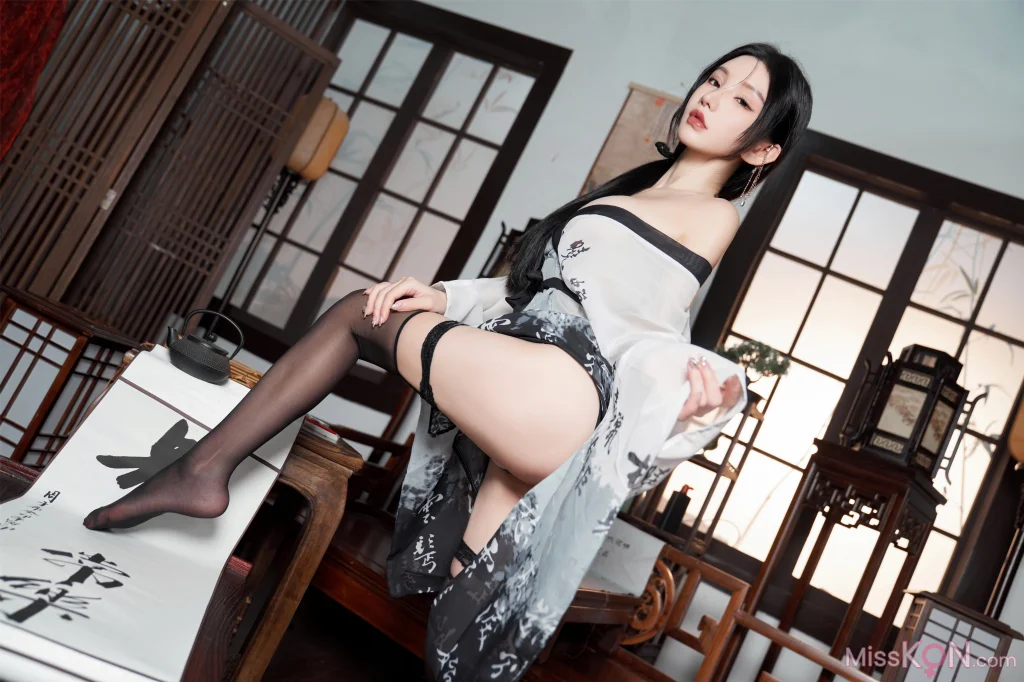 [内购无水印] Zhou Yuxi (周于希)_ 秀人网模特 铃铛血滴子