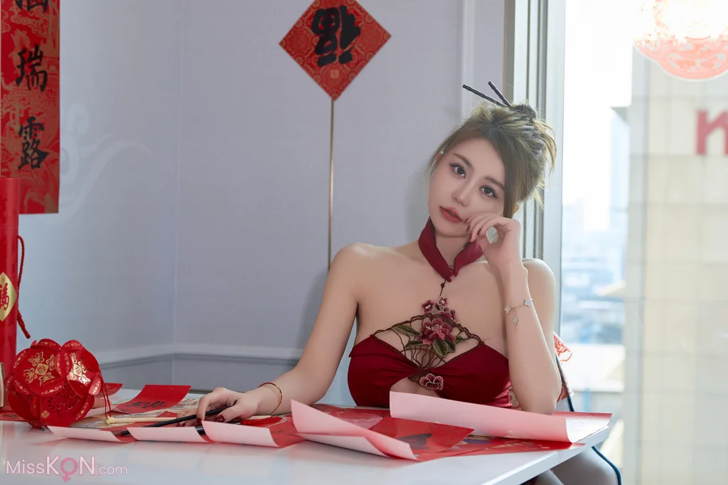 [内购无水印] tina_甜仔_ 秀人网模特 新年主题 内购无水印