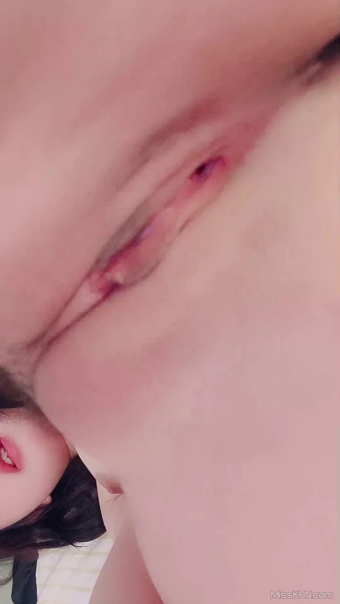 小懒猫_ 正宗甜美校花 道具自慰还喷水