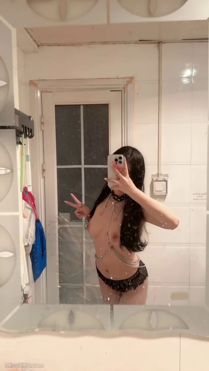 牛油果_ 可爱肉感小美女裸舞 全尺度视频合集