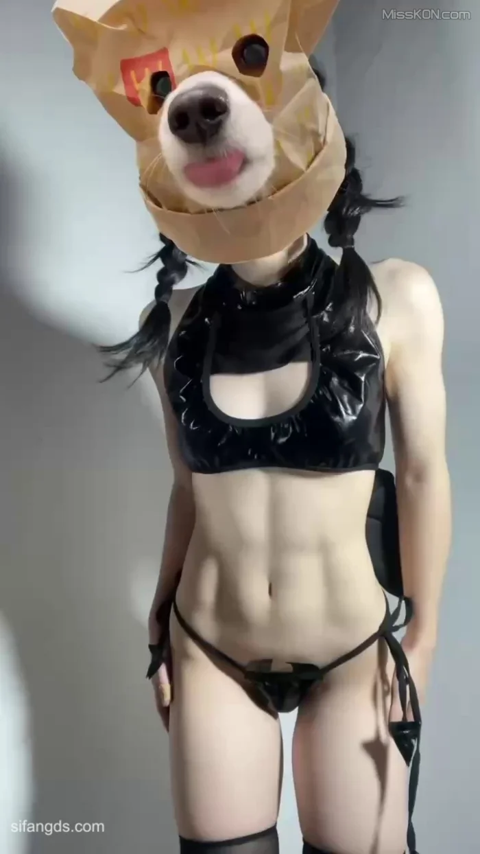 软软是小猪_ 粉嫩小萝莉 裸舞福利姬合集