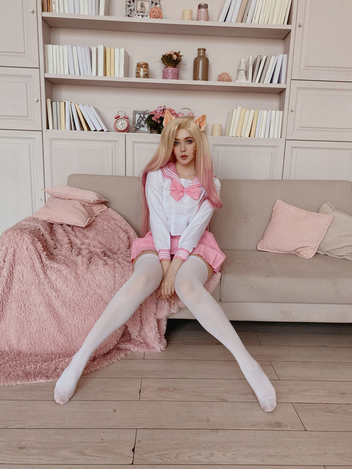 Coser@Alina Becker - Ahri Schoolgirl Part01