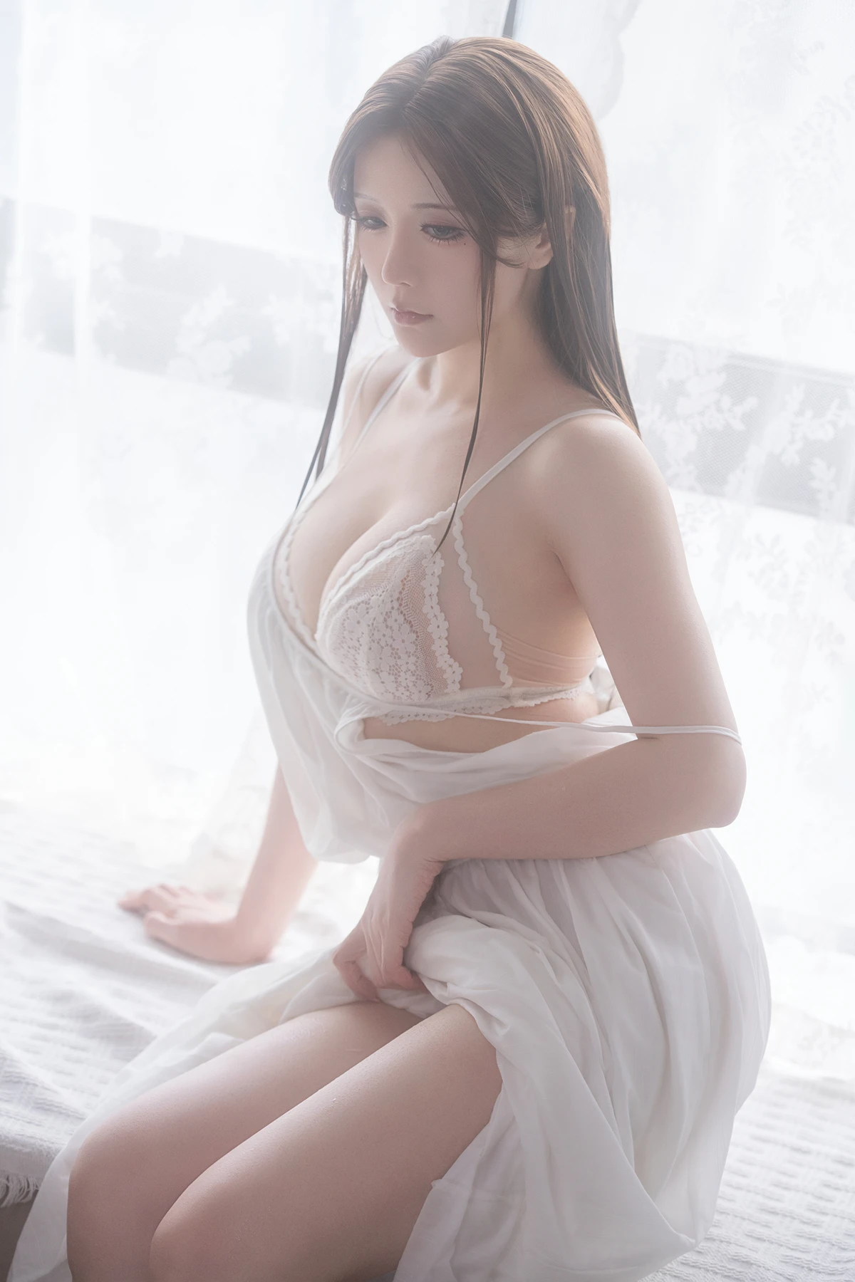 Cosplay 星之迟迟Hoshilily – 雨天的奇妙偶遇