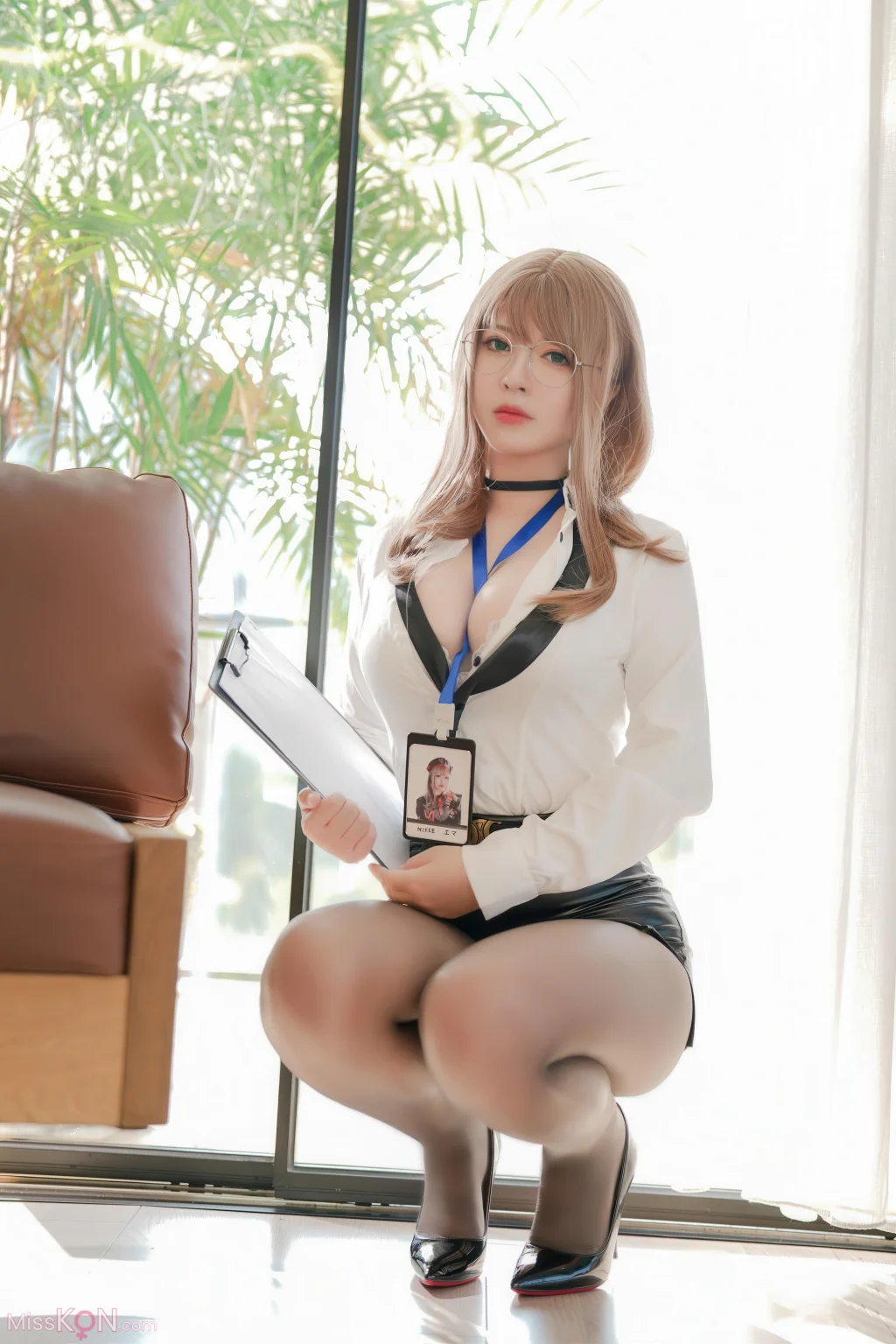 Coser@半半子_ Nikke胜利女神 艾玛秘书