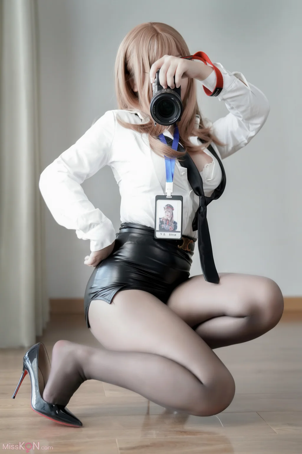 Coser@半半子_ Nikke胜利女神 艾玛秘书