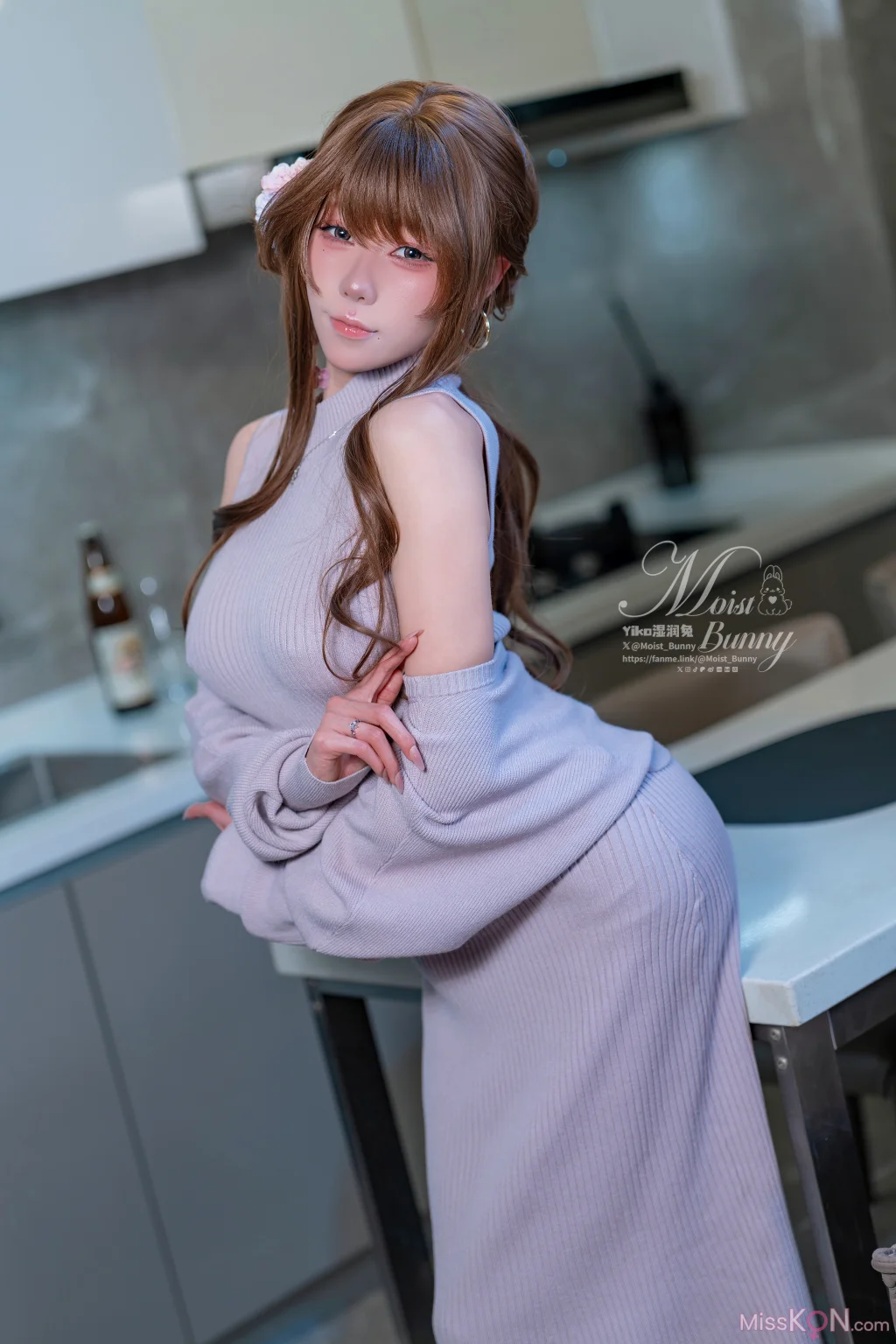 Coser@黏黏团子兔_ 2026-01月作品 在丈夫身边