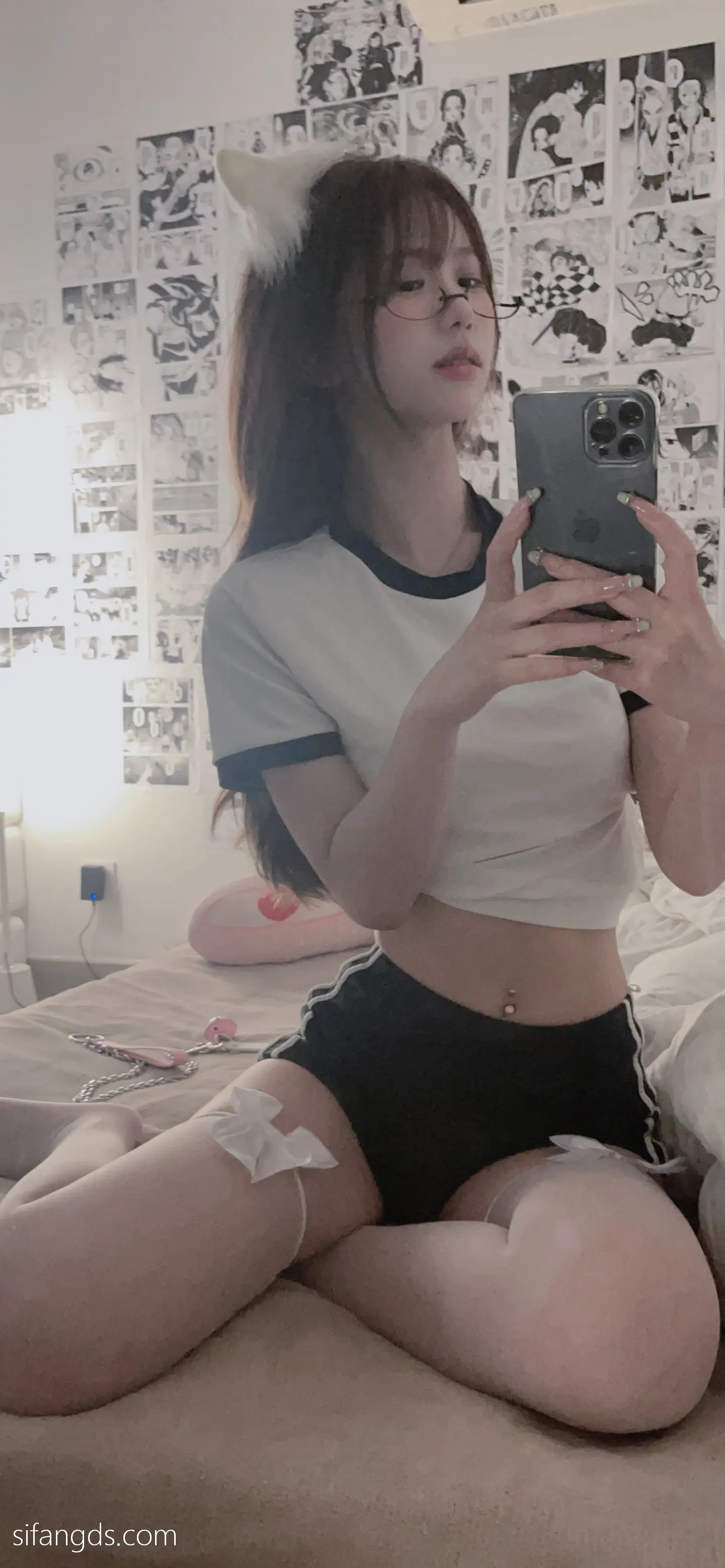 抖音反差女神『宥子oct9』最新定制道具自慰，风骚气质高挑身材男人看了就想侵犯穷人女神富人玩物精盆