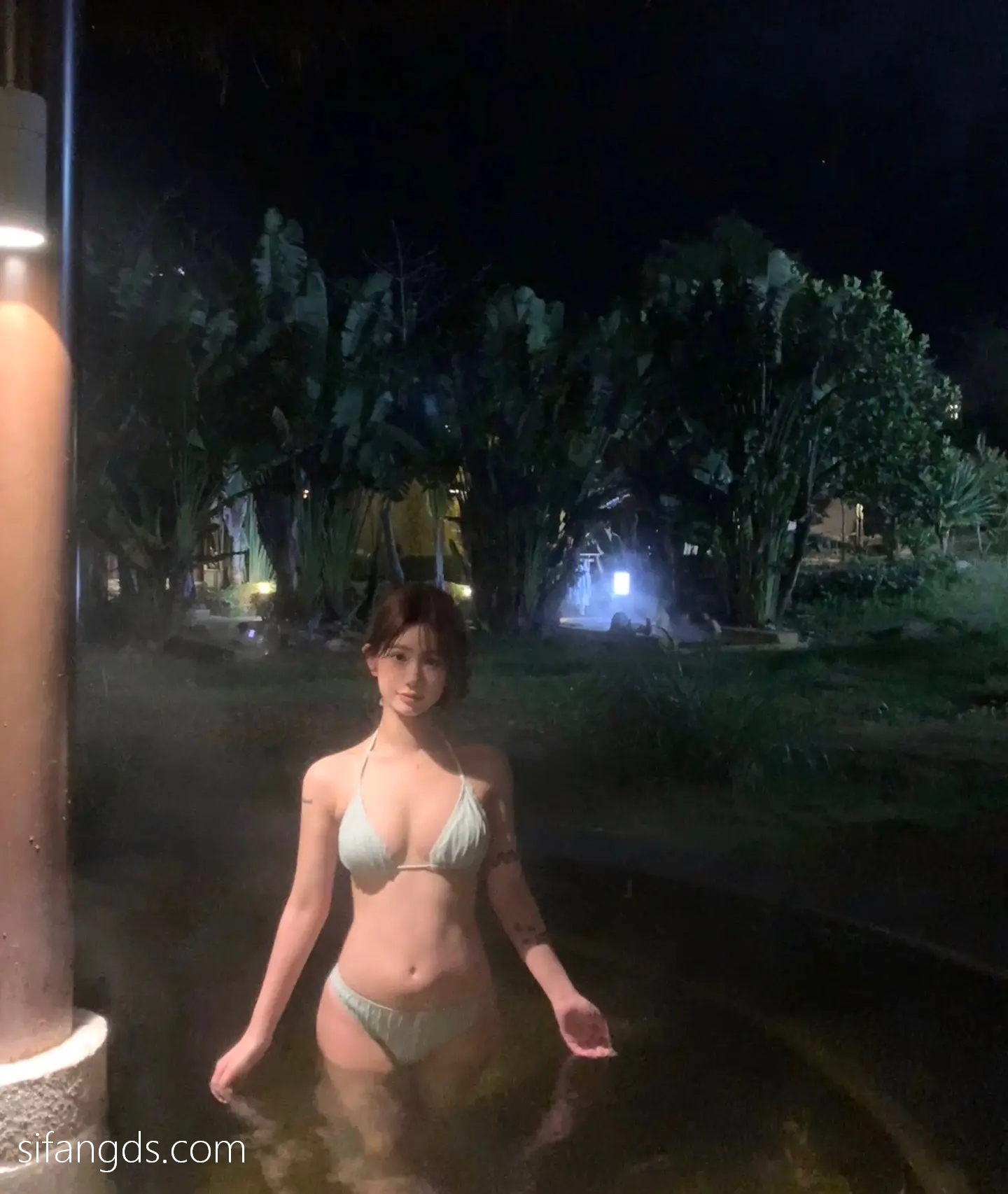 抖音反差女神『宥子oct9』最新定制道具自慰，风骚气质高挑身材男人看了就想侵犯穷人女神富人玩物精盆