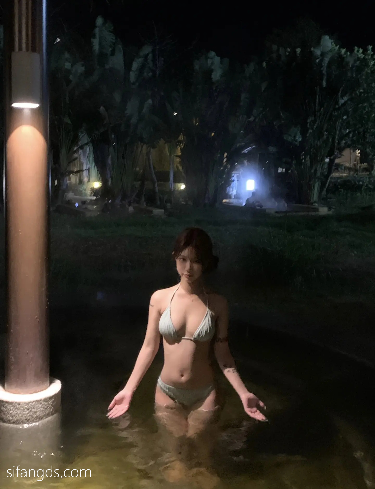 抖音反差女神『宥子oct9』最新定制道具自慰，风骚气质高挑身材男人看了就想侵犯穷人女神富人玩物精盆