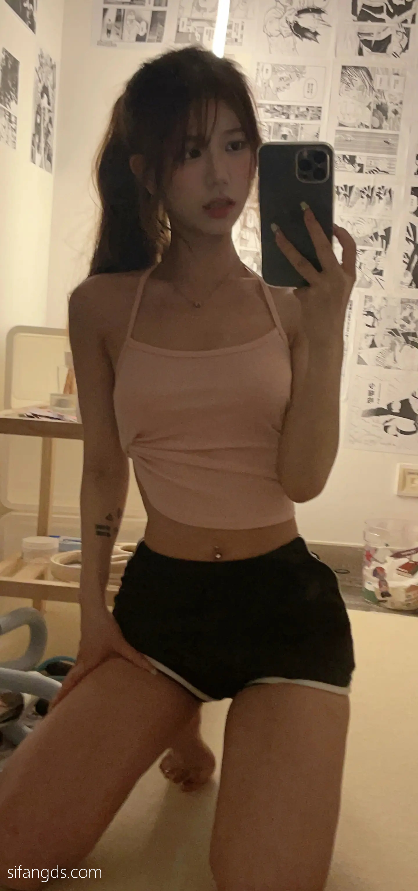 抖音反差女神『宥子oct9』最新定制道具自慰，风骚气质高挑身材男人看了就想侵犯穷人女神富人玩物精盆