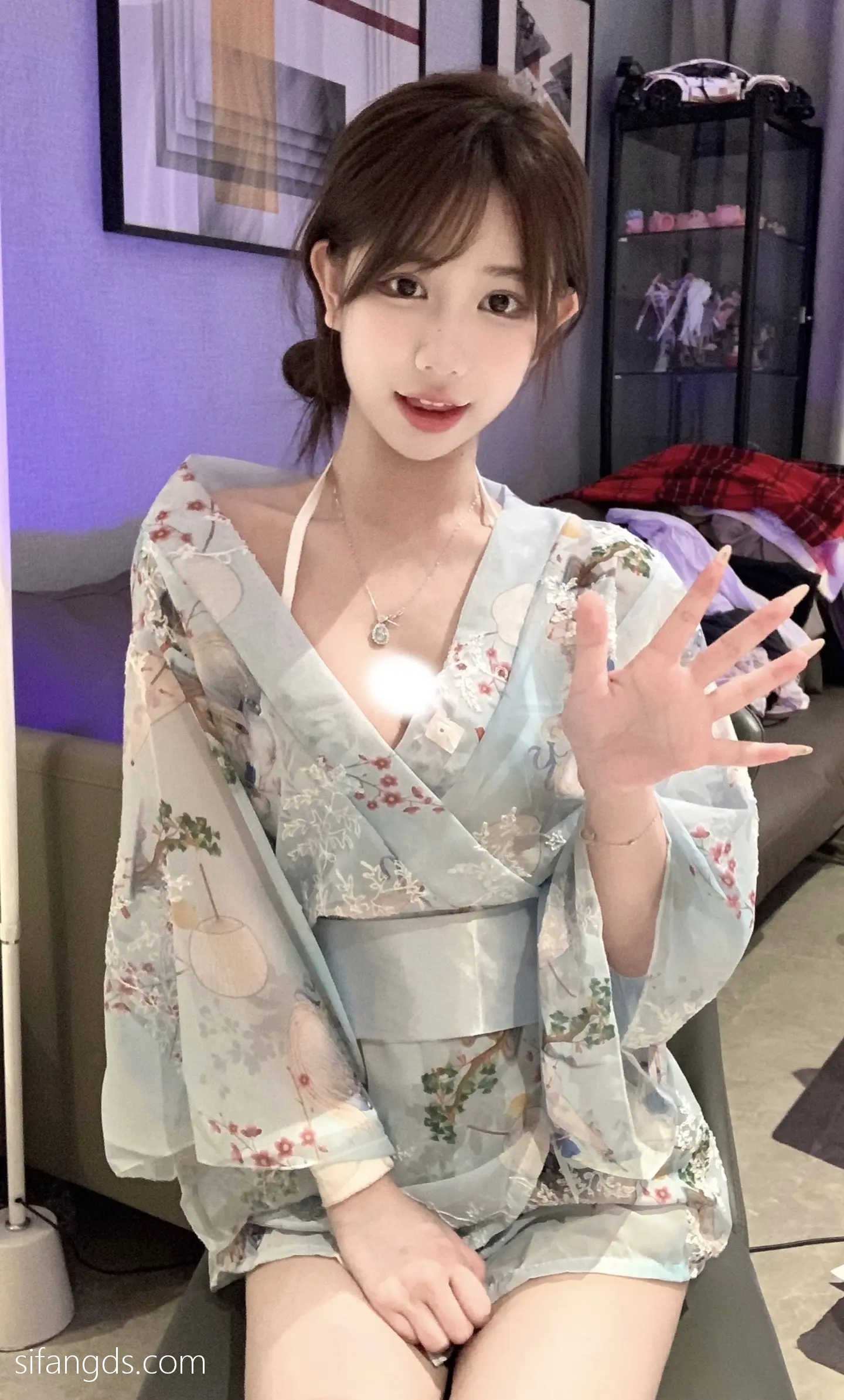 抖音反差女神『宥子oct9』最新定制道具自慰，风骚气质高挑身材男人看了就想侵犯穷人女神富人玩物精盆