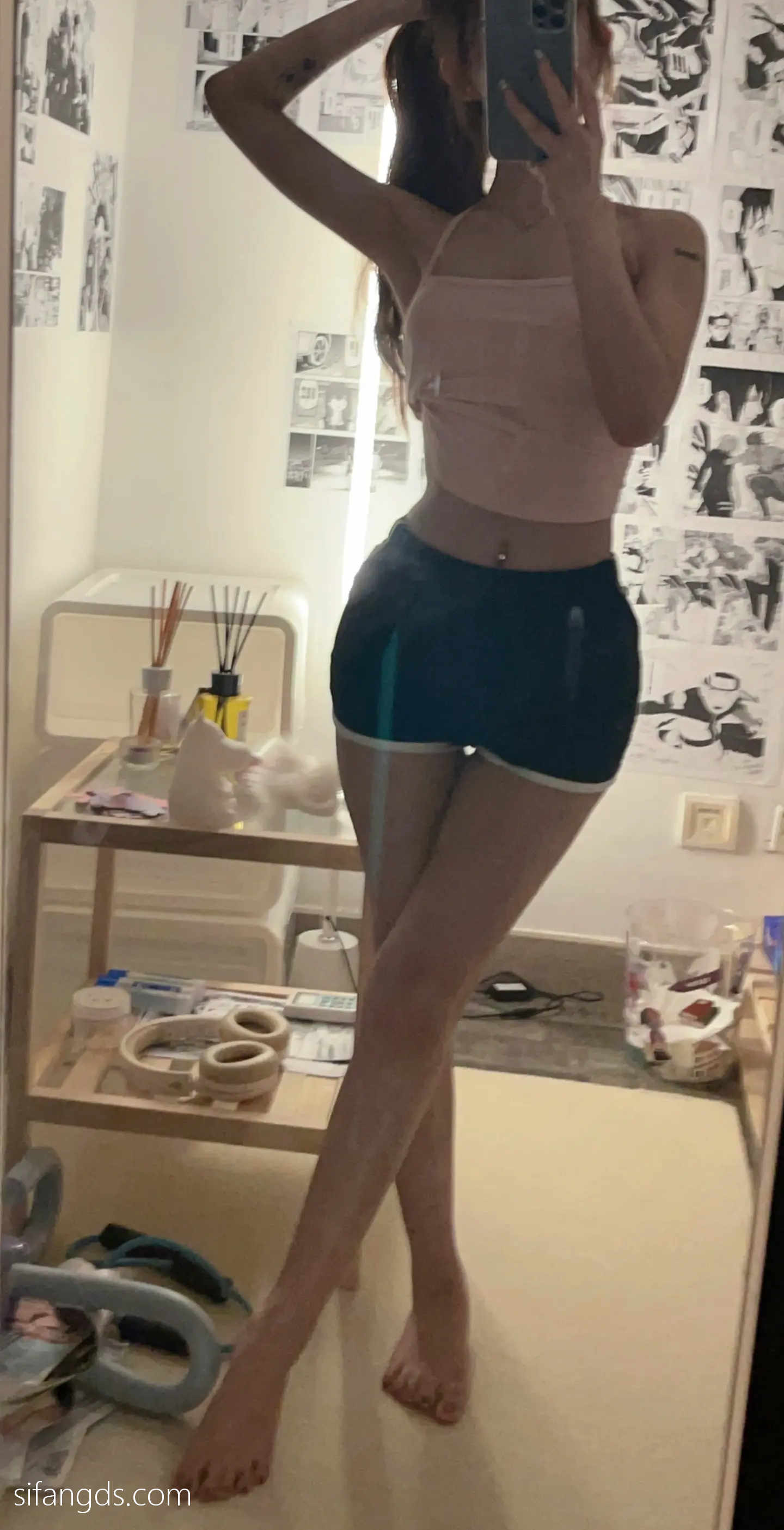 抖音反差女神『宥子oct9』最新定制道具自慰，风骚气质高挑身材男人看了就想侵犯穷人女神富人玩物精盆