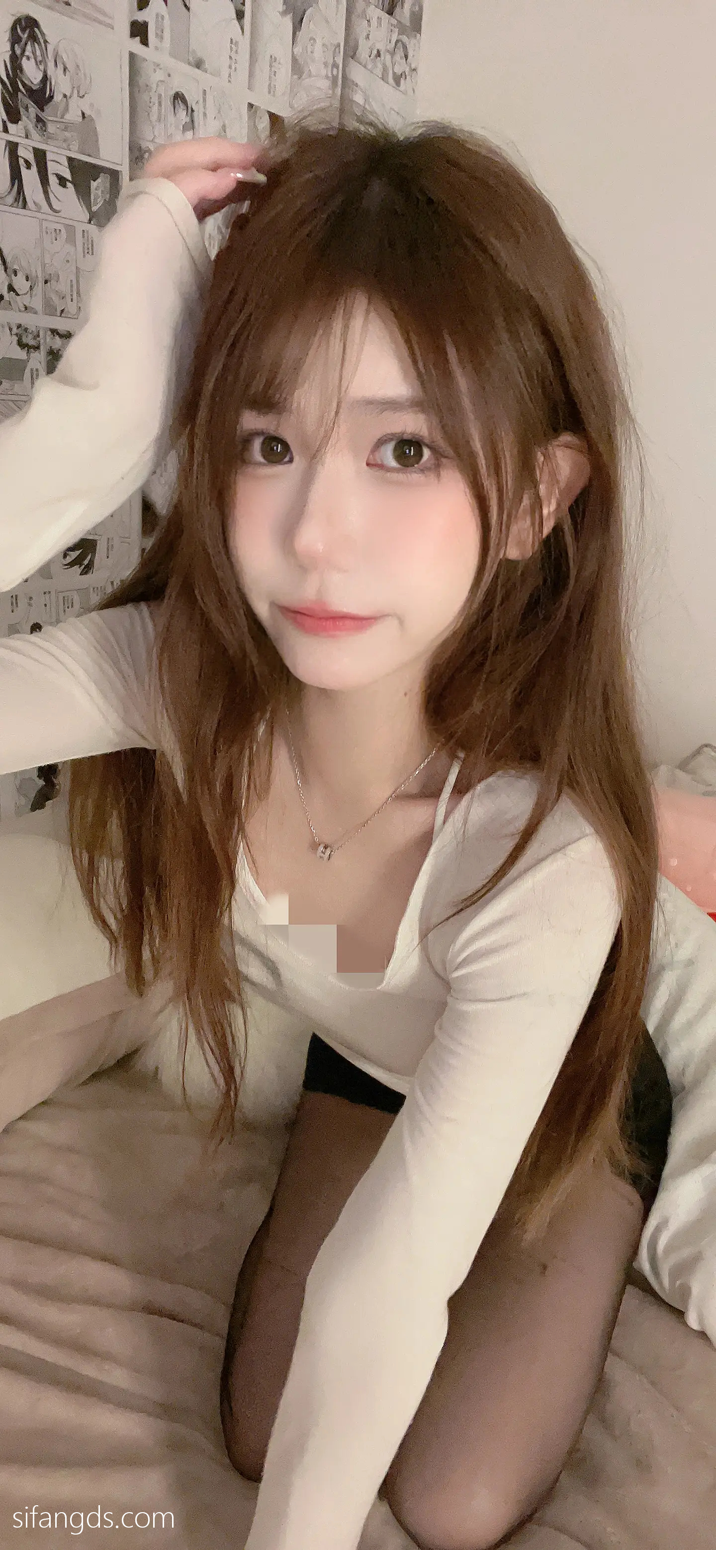 抖音反差女神『宥子oct9』最新定制道具自慰，风骚气质高挑身材男人看了就想侵犯穷人女神富人玩物精盆