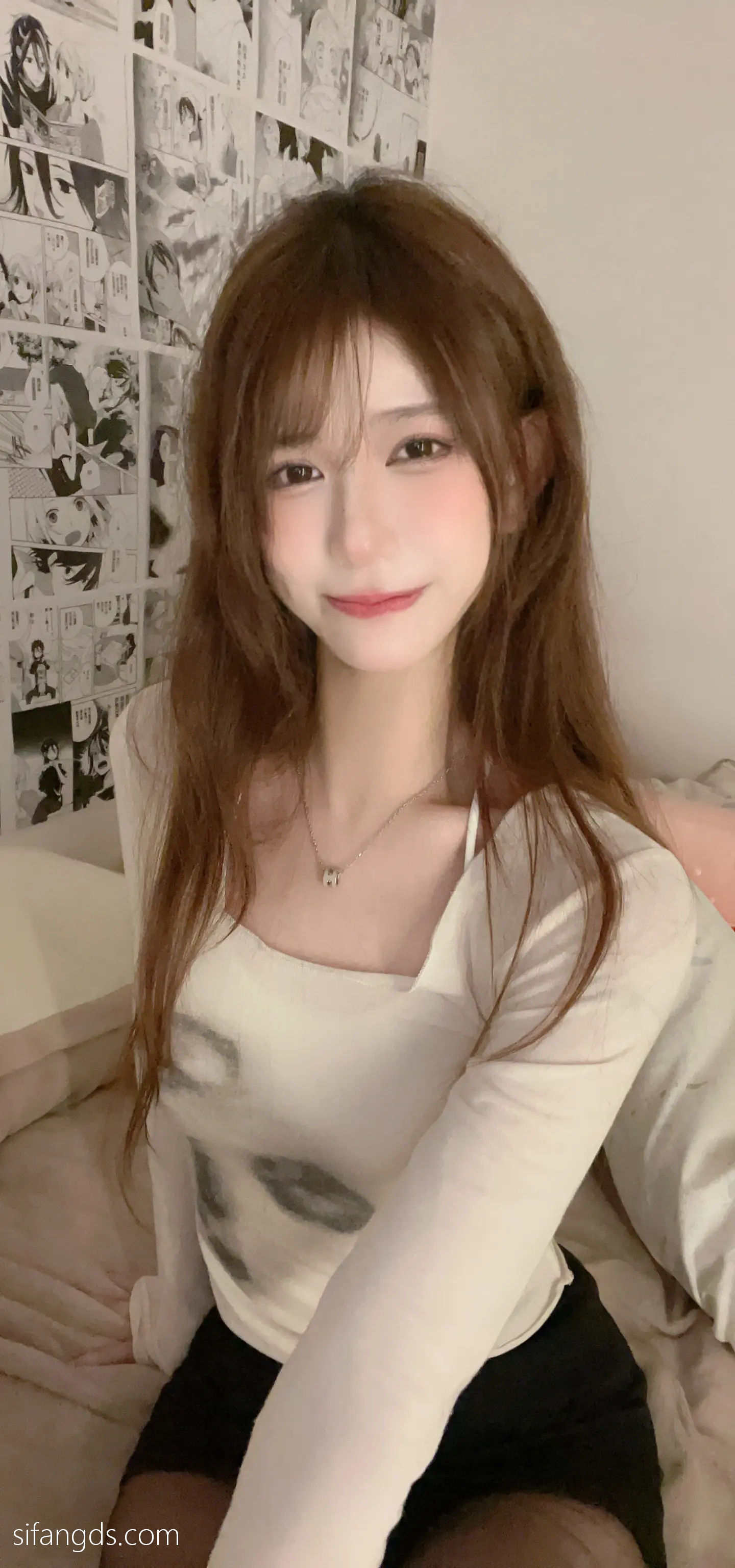 抖音反差女神『宥子oct9』最新定制道具自慰，风骚气质高挑身材男人看了就想侵犯穷人女神富人玩物精盆