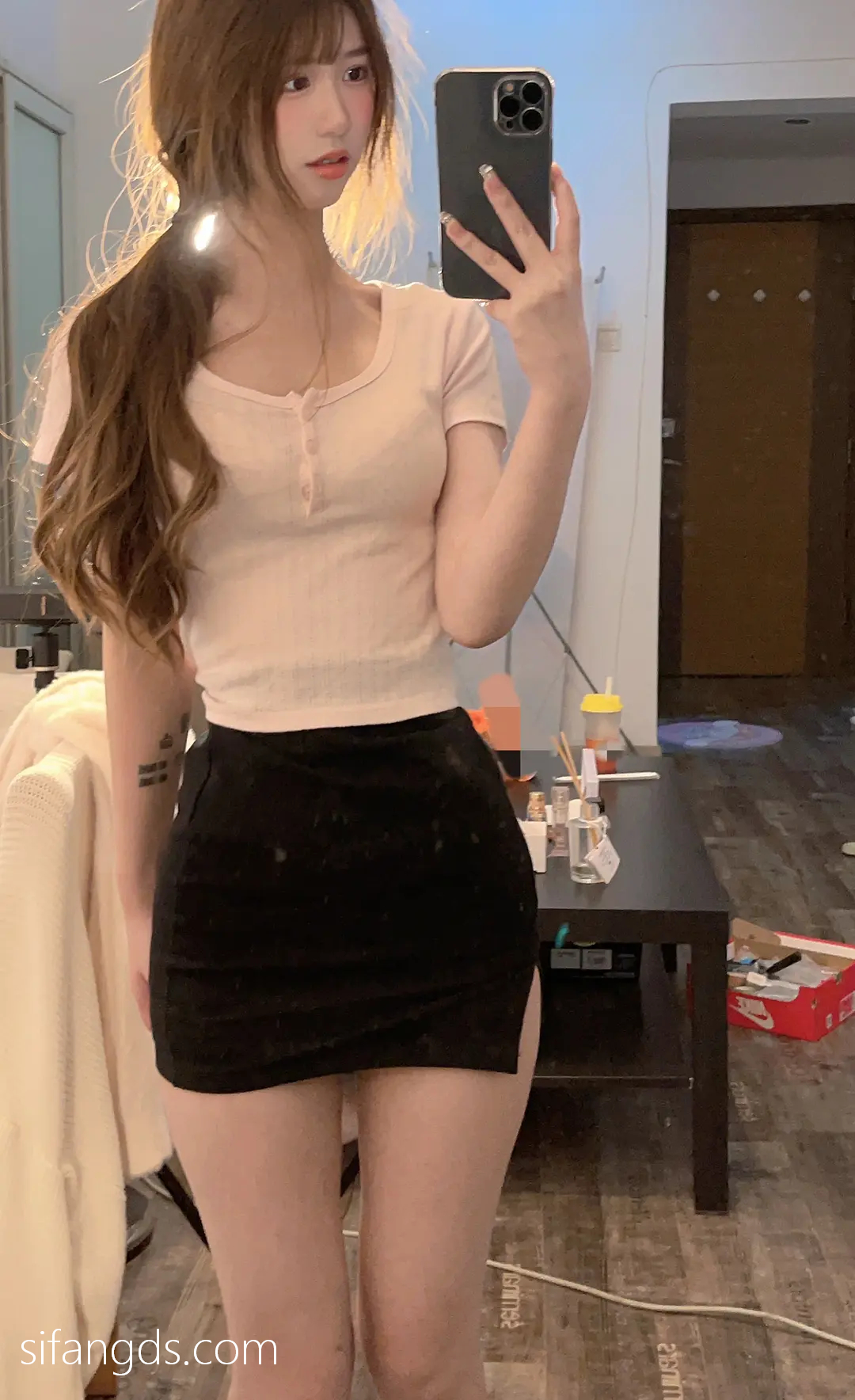 抖音反差女神『宥子oct9』最新定制道具自慰，风骚气质高挑身材男人看了就想侵犯穷人女神富人玩物精盆