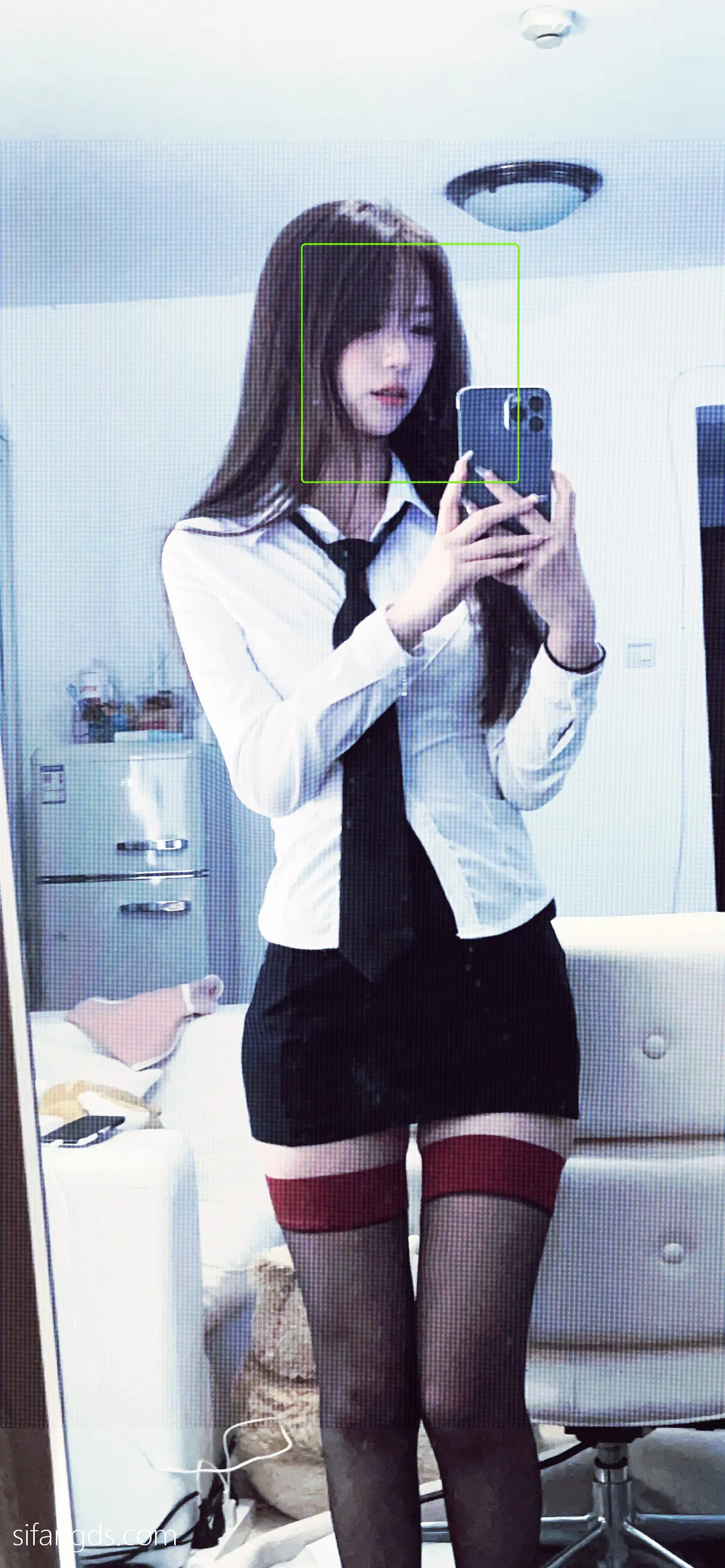 抖音反差女神『宥子oct9』最新定制道具自慰，风骚气质高挑身材男人看了就想侵犯穷人女神富人玩物精盆