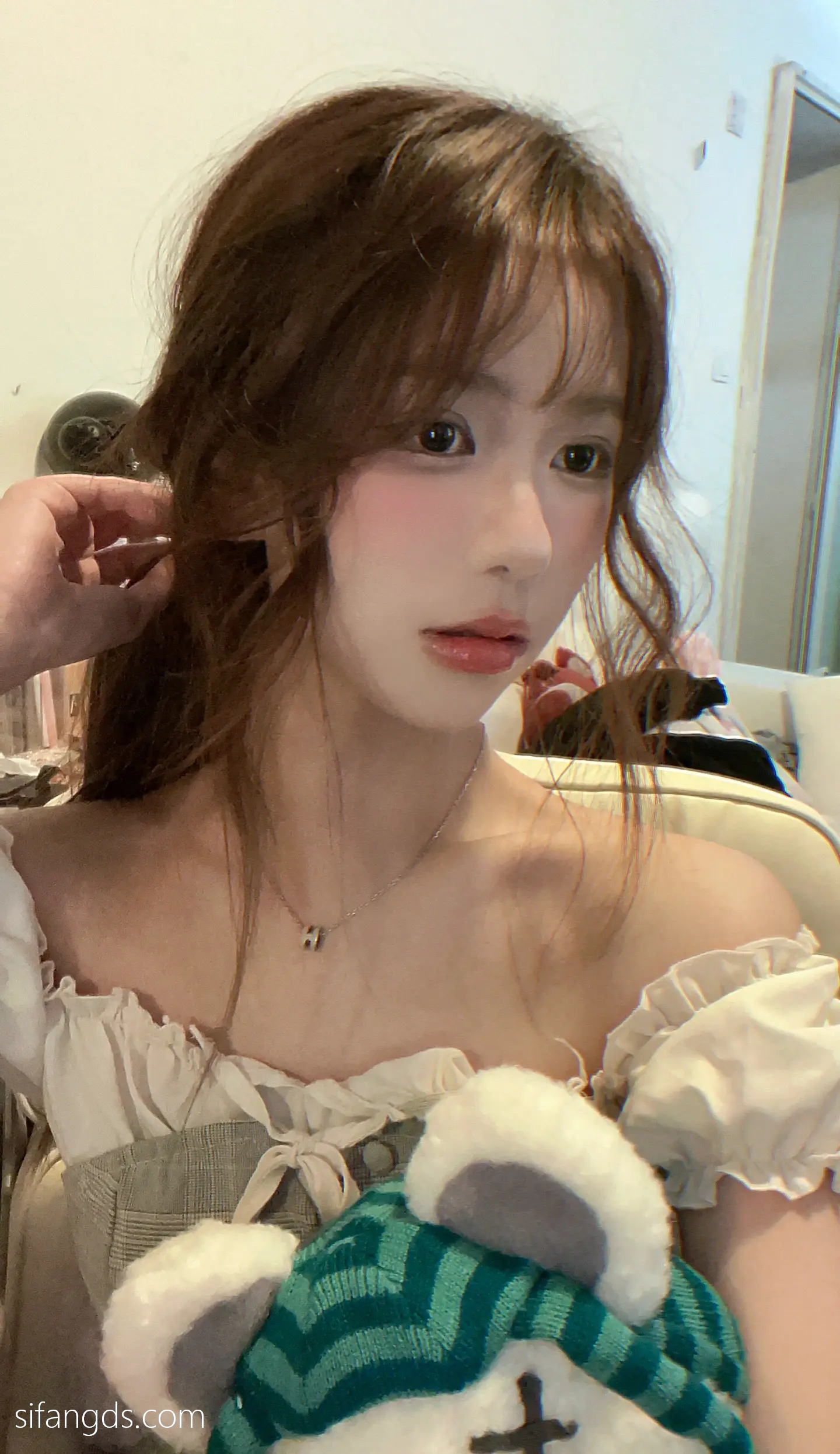 抖音反差女神『宥子oct9』最新定制道具自慰，风骚气质高挑身材男人看了就想侵犯穷人女神富人玩物精盆