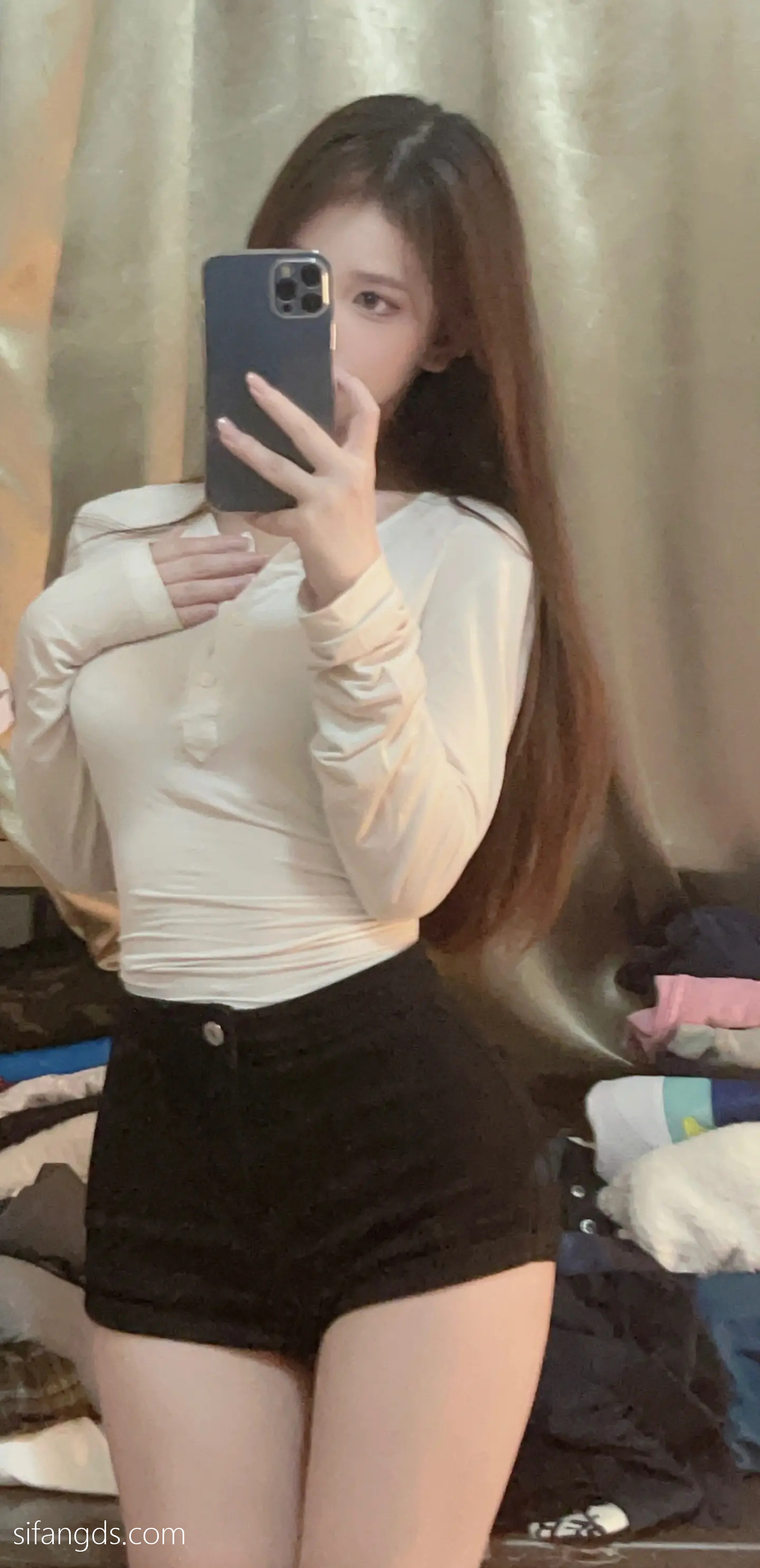 抖音反差女神『宥子oct9』最新定制道具自慰，风骚气质高挑身材男人看了就想侵犯穷人女神富人玩物精盆