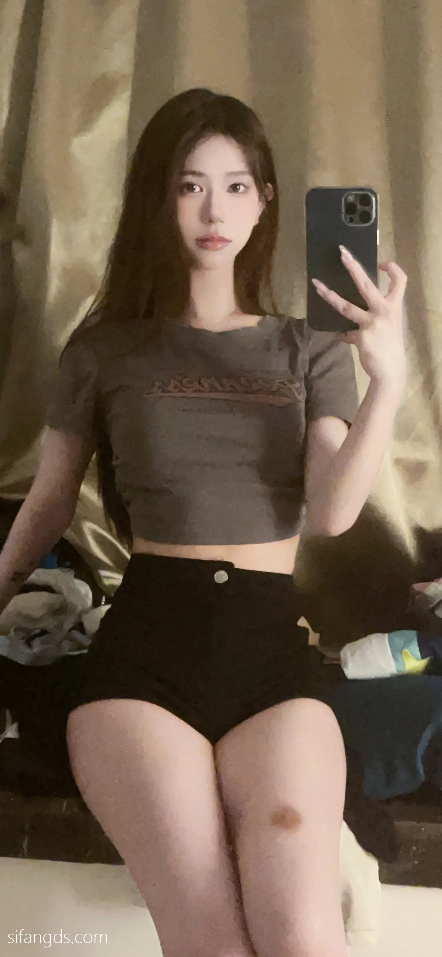 抖音反差女神『宥子oct9』最新定制道具自慰，风骚气质高挑身材男人看了就想侵犯穷人女神富人玩物精盆