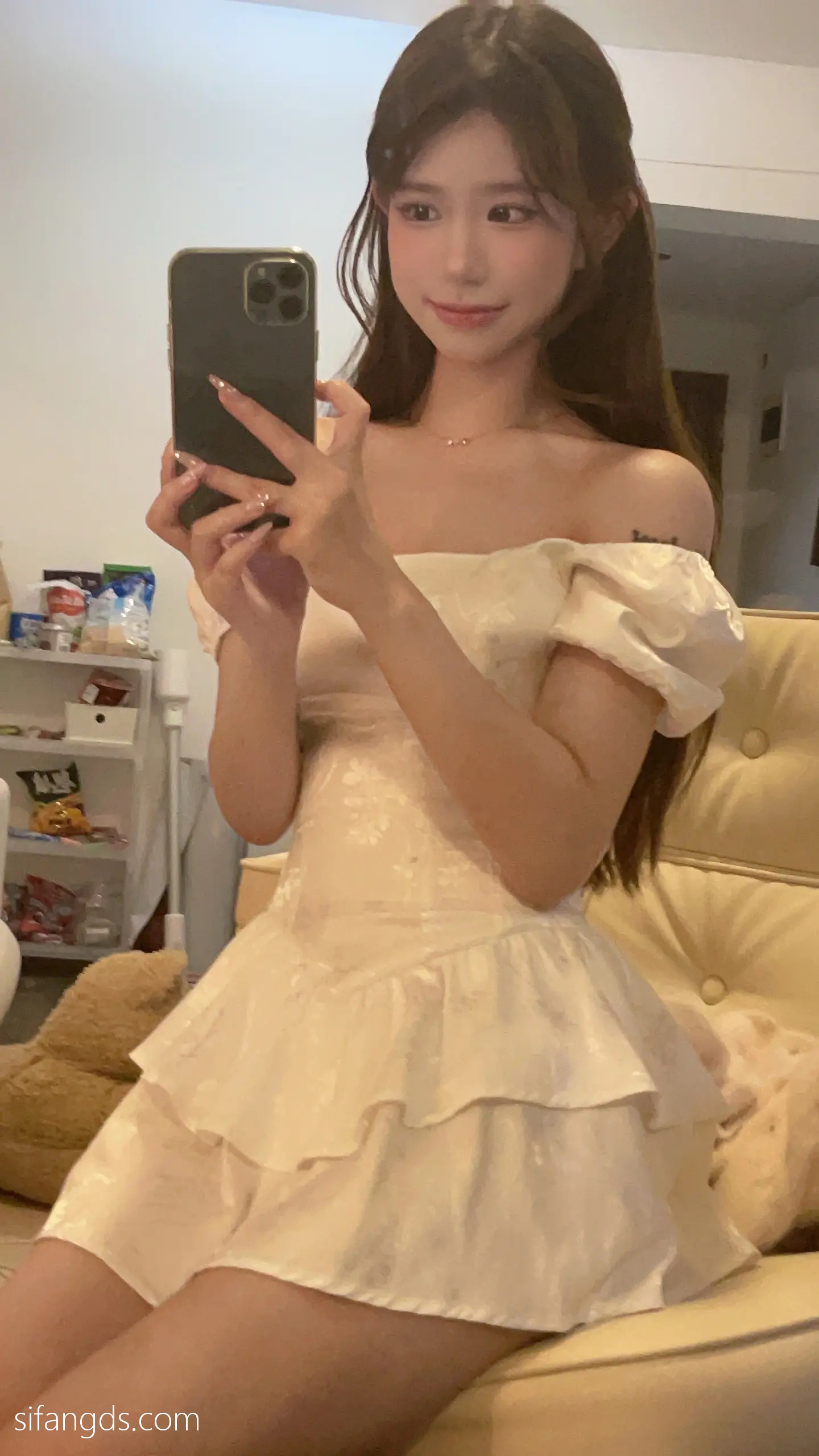 抖音反差女神『宥子oct9』最新定制道具自慰，风骚气质高挑身材男人看了就想侵犯穷人女神富人玩物精盆