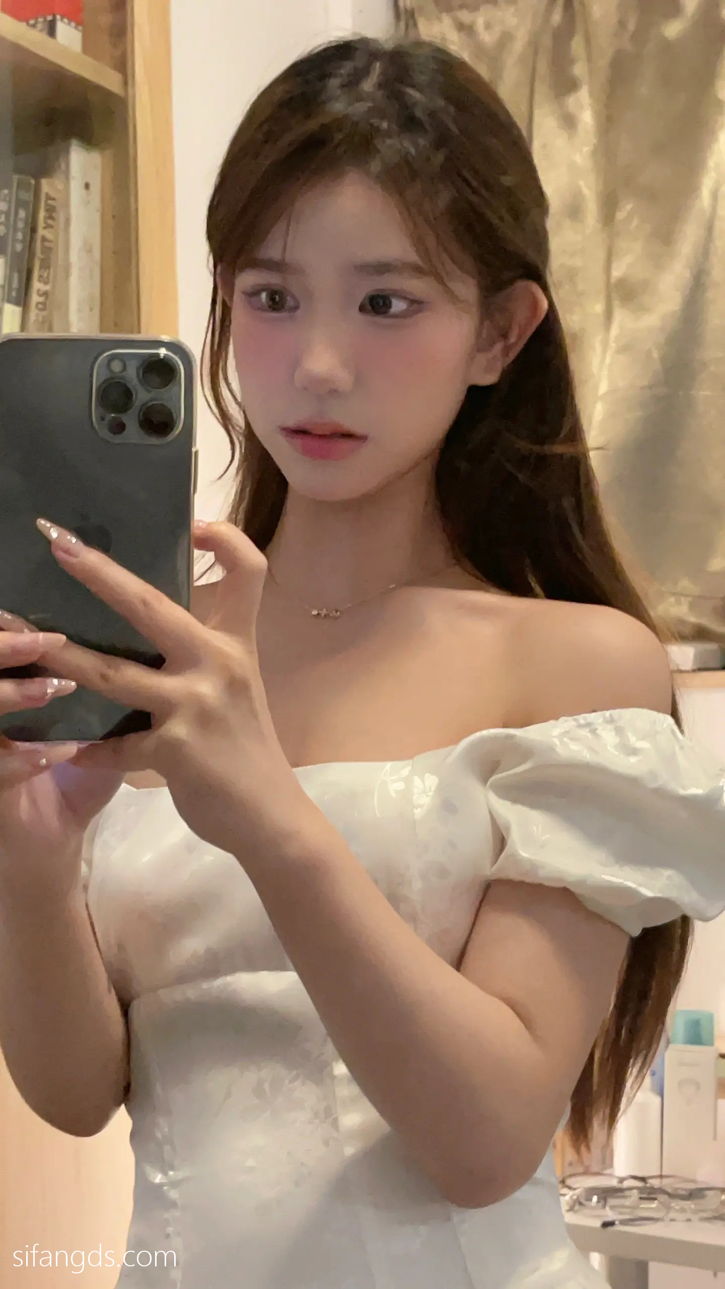 抖音反差女神『宥子oct9』最新定制道具自慰，风骚气质高挑身材男人看了就想侵犯穷人女神富人玩物精盆