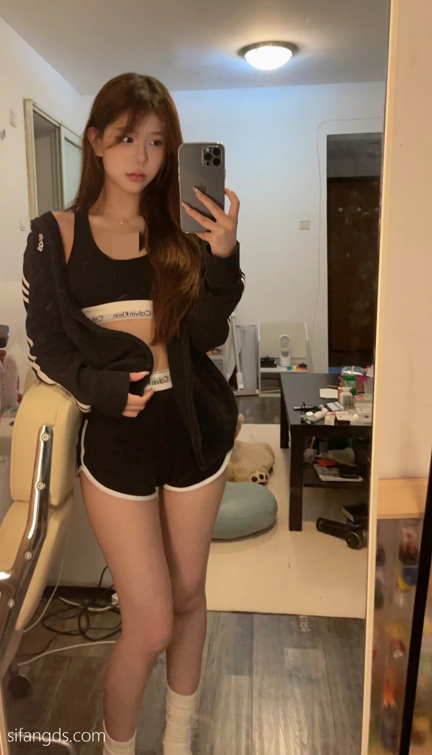 抖音反差女神『宥子oct9』最新定制道具自慰，风骚气质高挑身材男人看了就想侵犯穷人女神富人玩物精盆