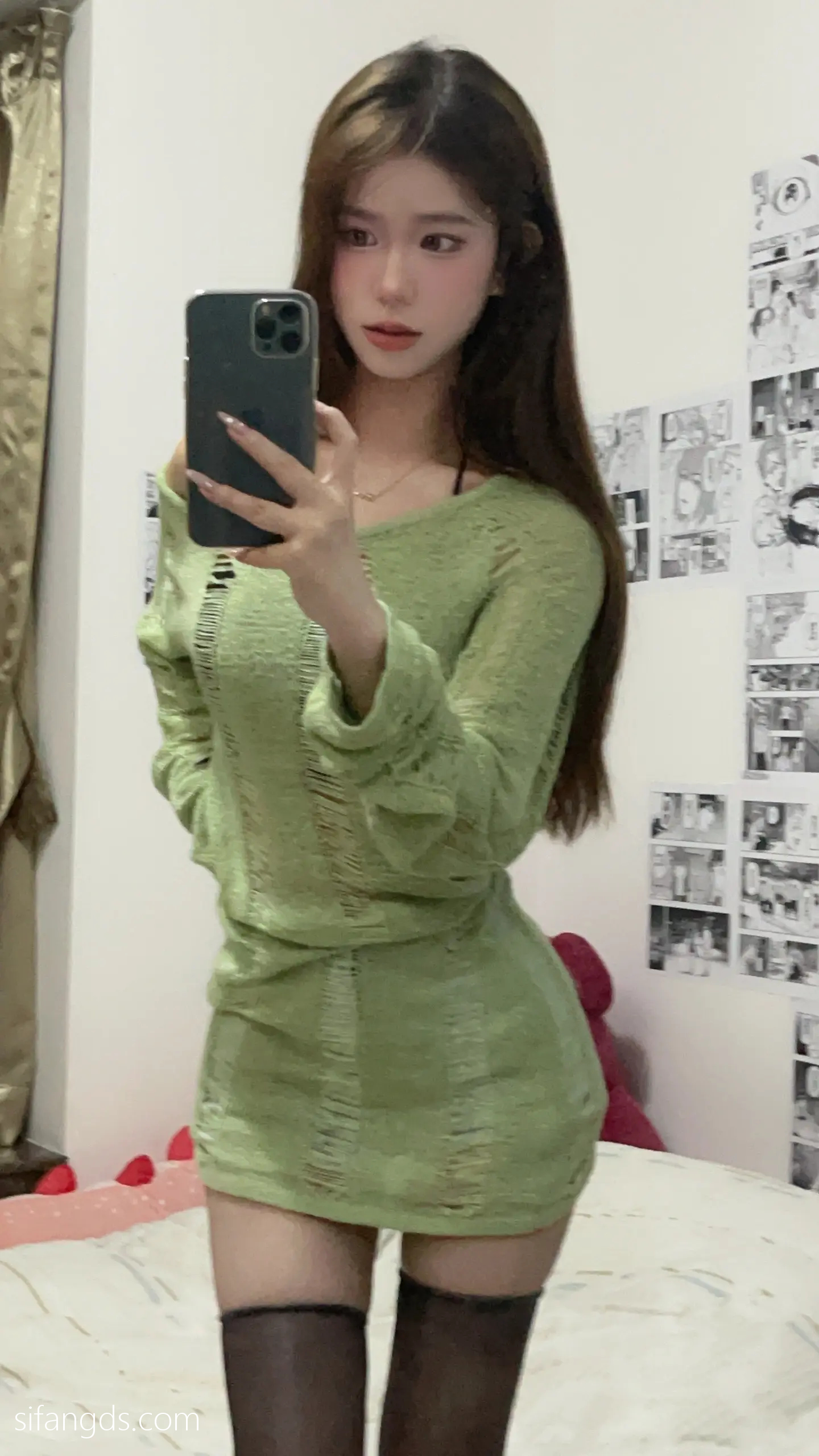 抖音反差女神『宥子oct9』最新定制道具自慰，风骚气质高挑身材男人看了就想侵犯穷人女神富人玩物精盆