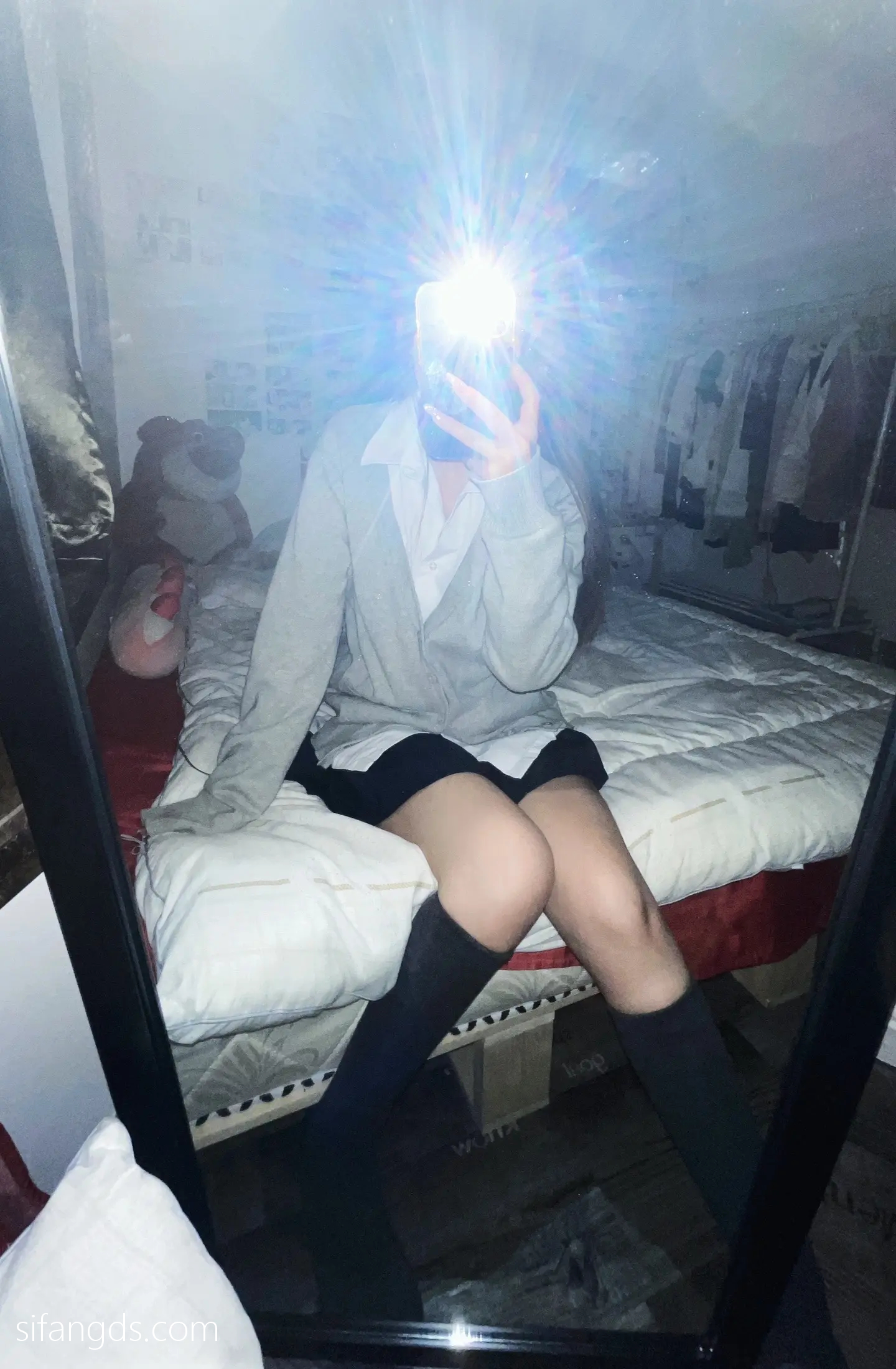 抖音反差女神『宥子oct9』最新定制道具自慰，风骚气质高挑身材男人看了就想侵犯穷人女神富人玩物精盆