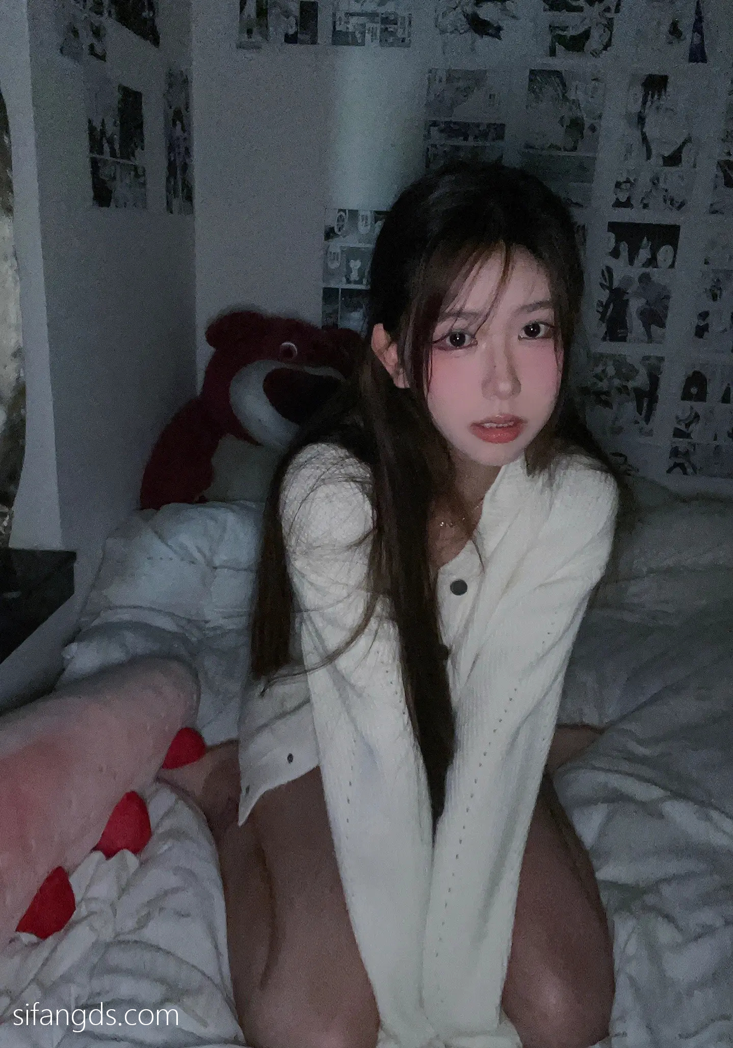 抖音反差女神『宥子oct9』最新定制道具自慰，风骚气质高挑身材男人看了就想侵犯穷人女神富人玩物精盆